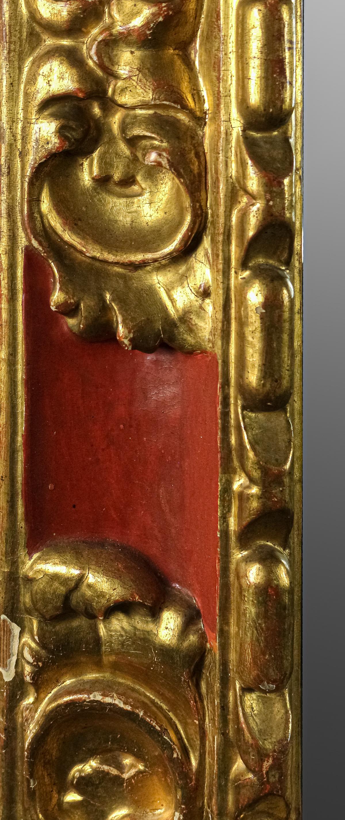 ESPEJO DE PARED CON MARCO DE TALLA