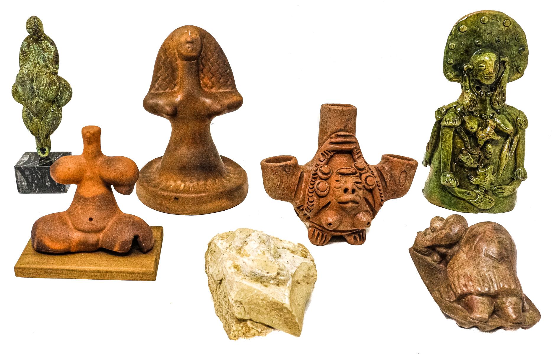 COLECCIÓN DE FIGURAS DE "DEIDADES"