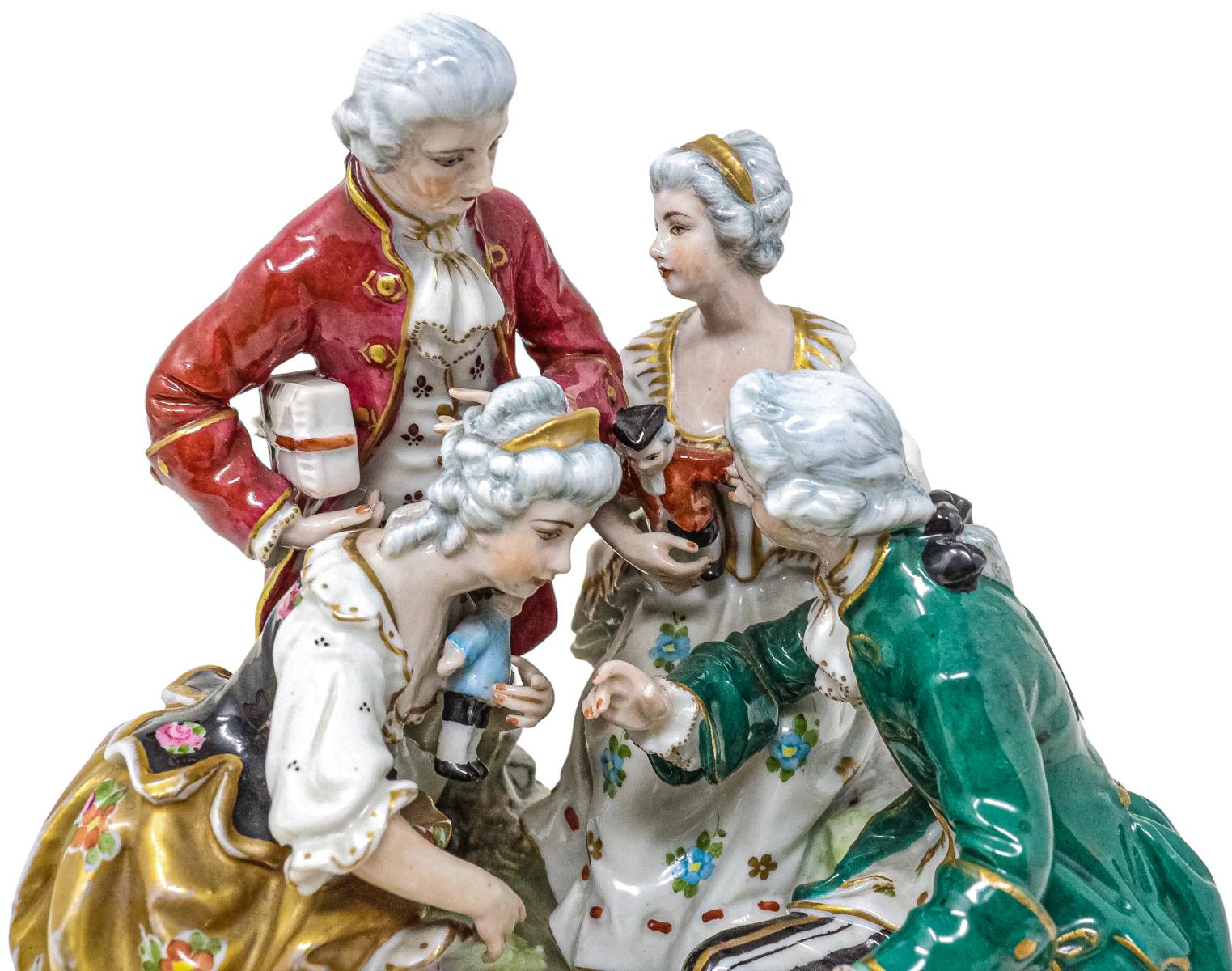 FIGURA EN PORCELANA CENTROEUROPEA DE MEDIADOS DEL S.XX