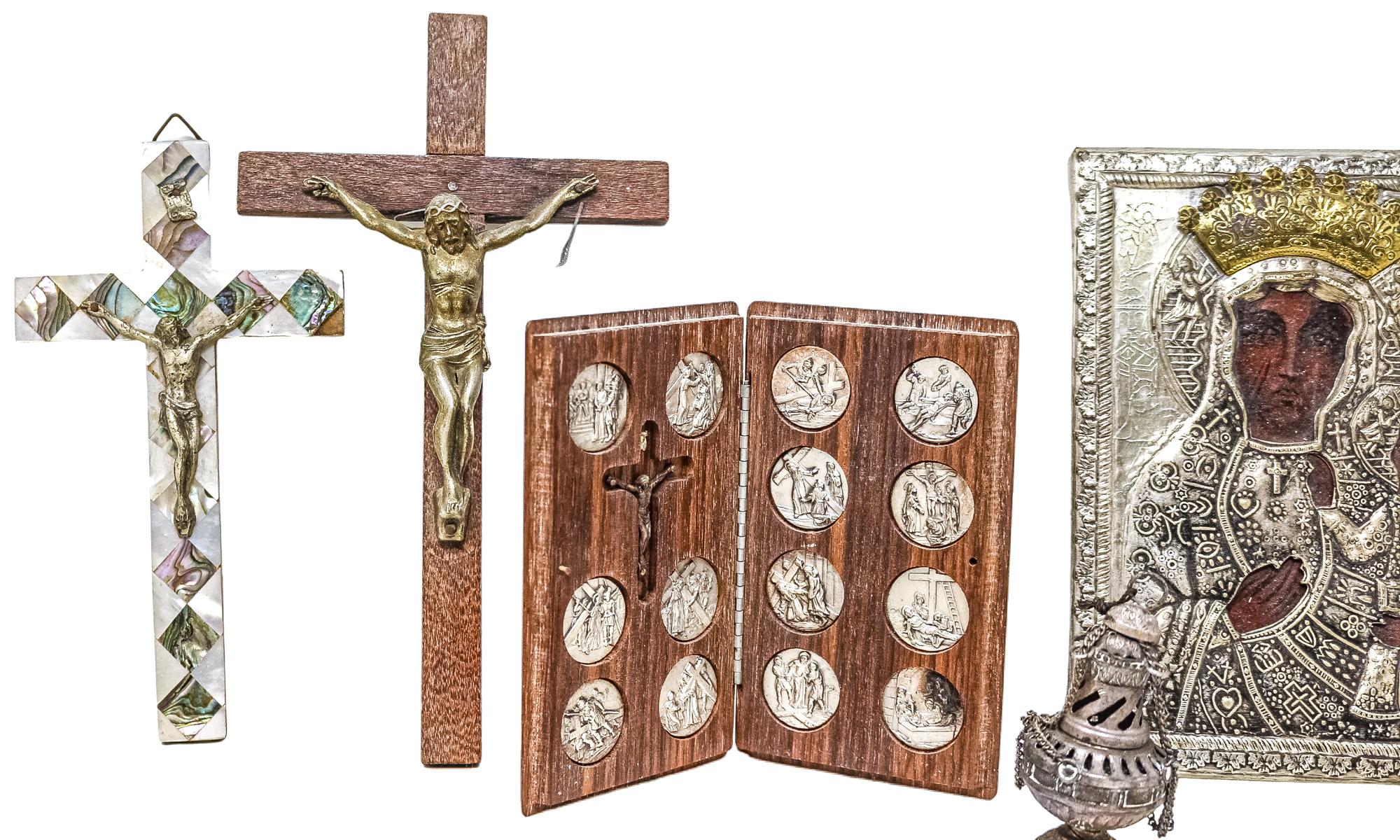 COLECCIÓN DE OBJETOS  RELIGIOSOS DE LOS SIGLOS XIX-XX 