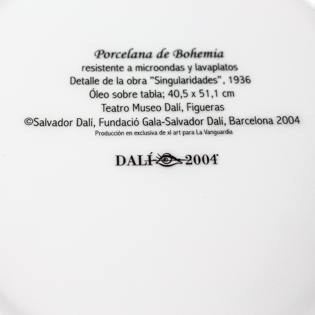 CONJUNTO DE PIEZAS DE VAJILLA DISEÑO DALÍ