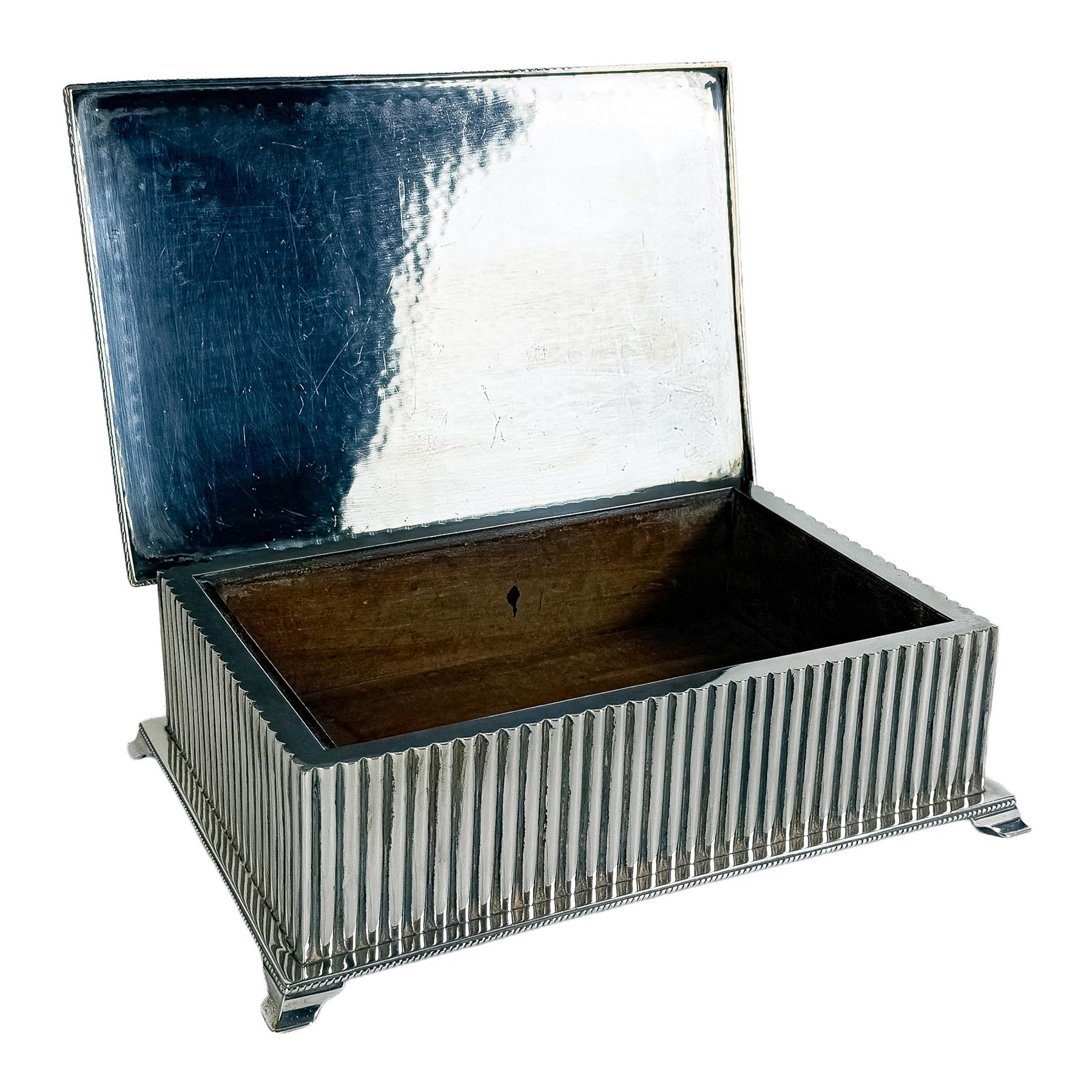 CAJA PURERA DE MEDIADOS DEL S.XX