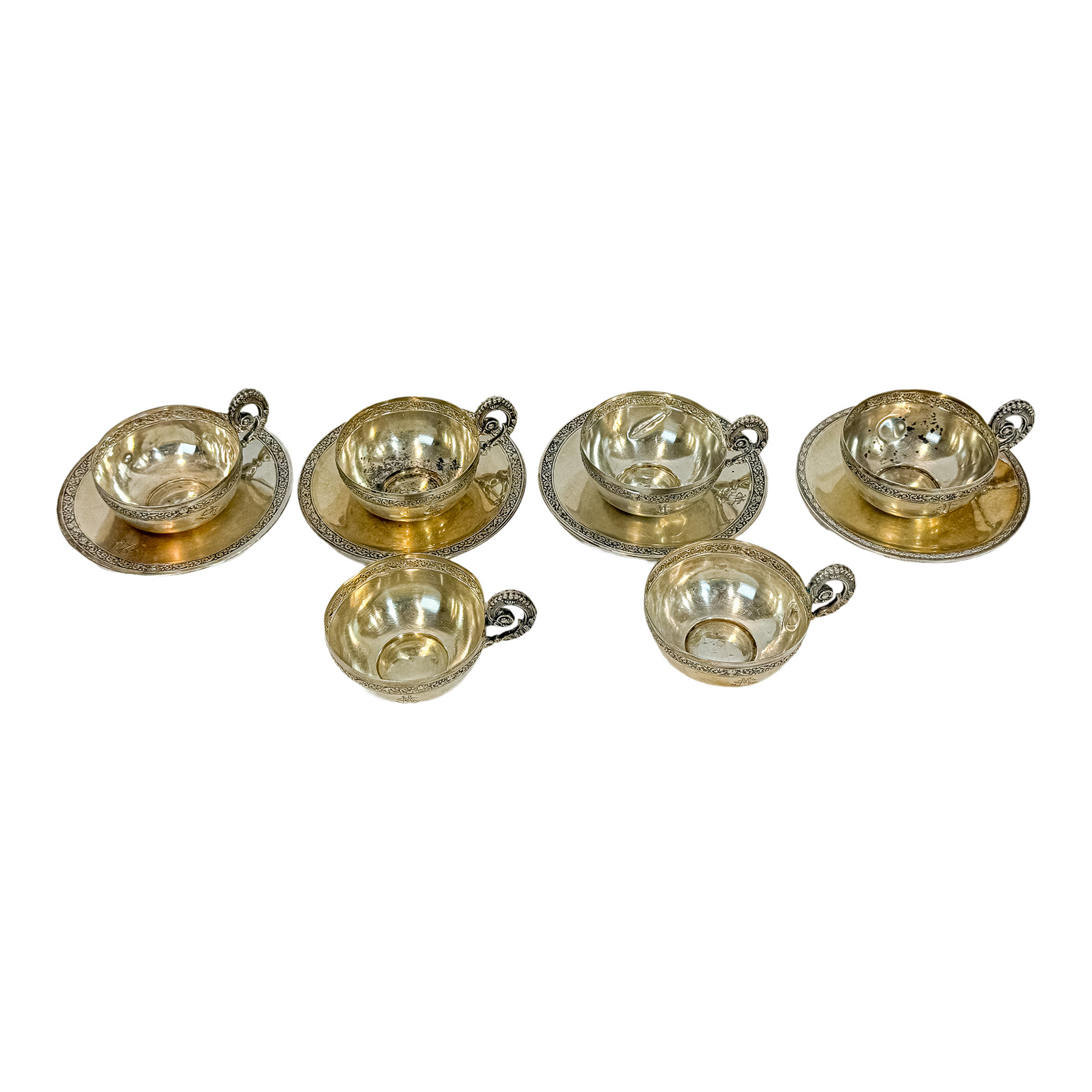 CONJUNTO DE TAZAS CON PLATO EN PLATA DEL PRIMER TERCIO S.XX
