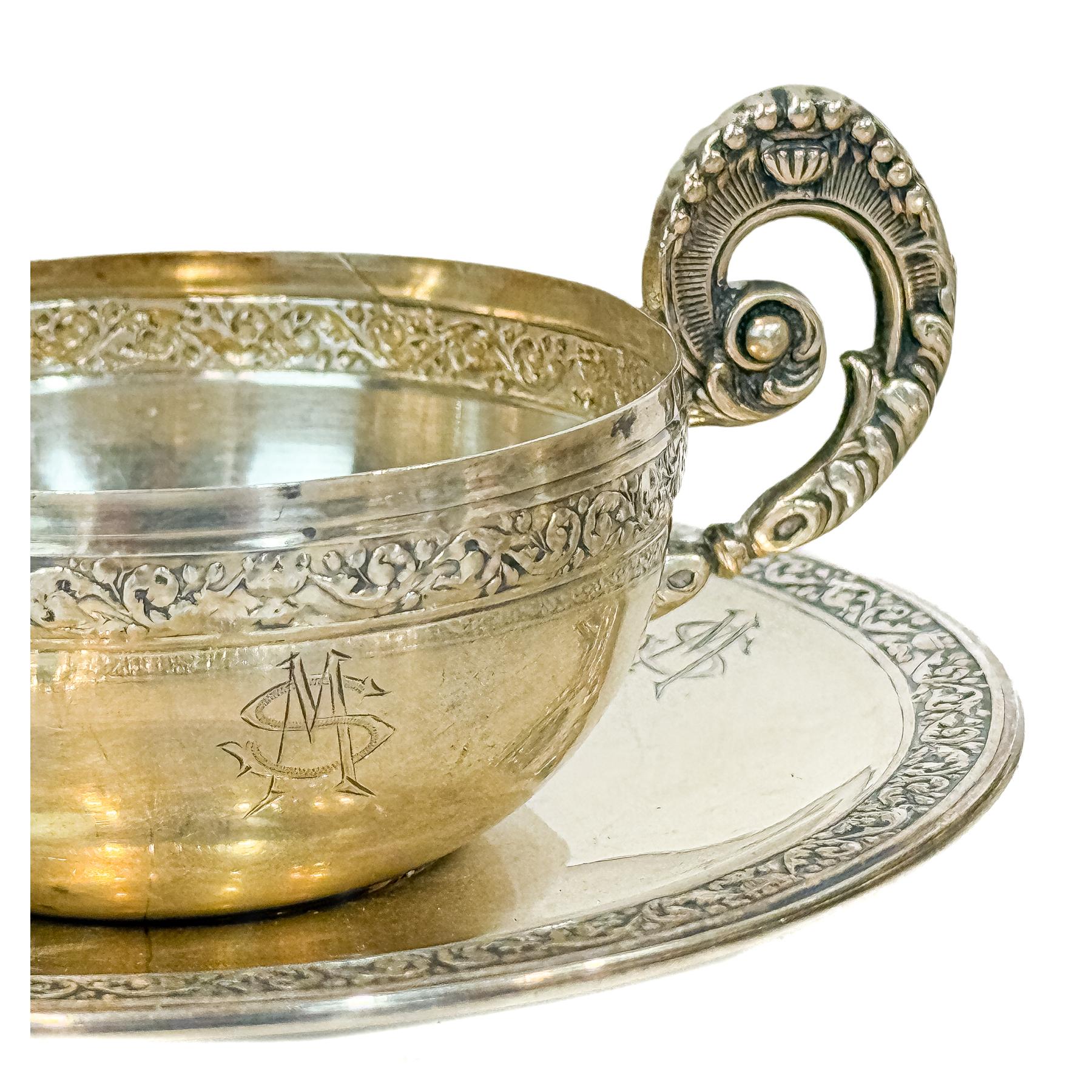 CONJUNTO DE TAZAS CON PLATO EN PLATA DEL PRIMER TERCIO S.XX