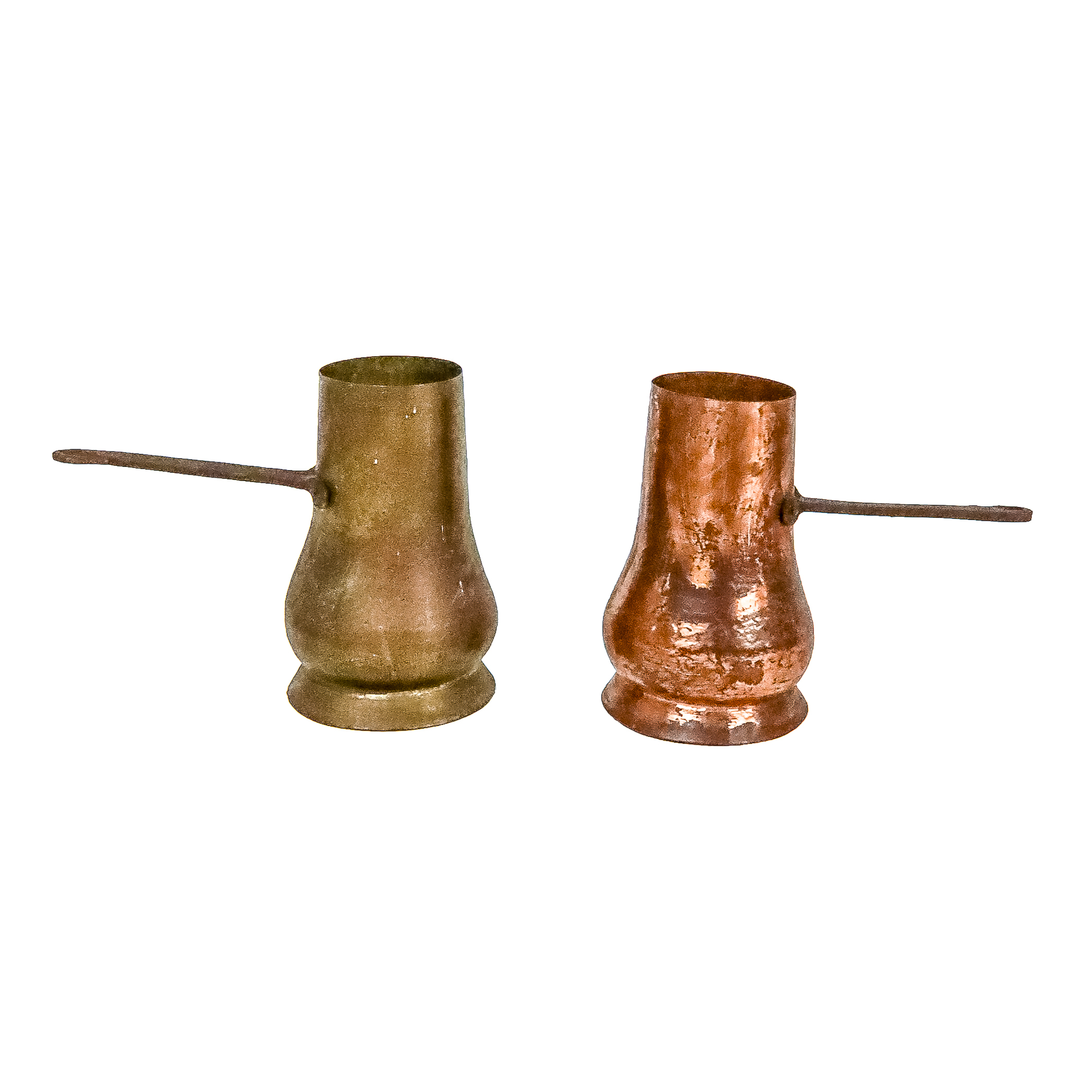 LÁMPARA DE ACEITE, CANDELERO Y DOS PEQUEÑAS CHOCOLATERAS