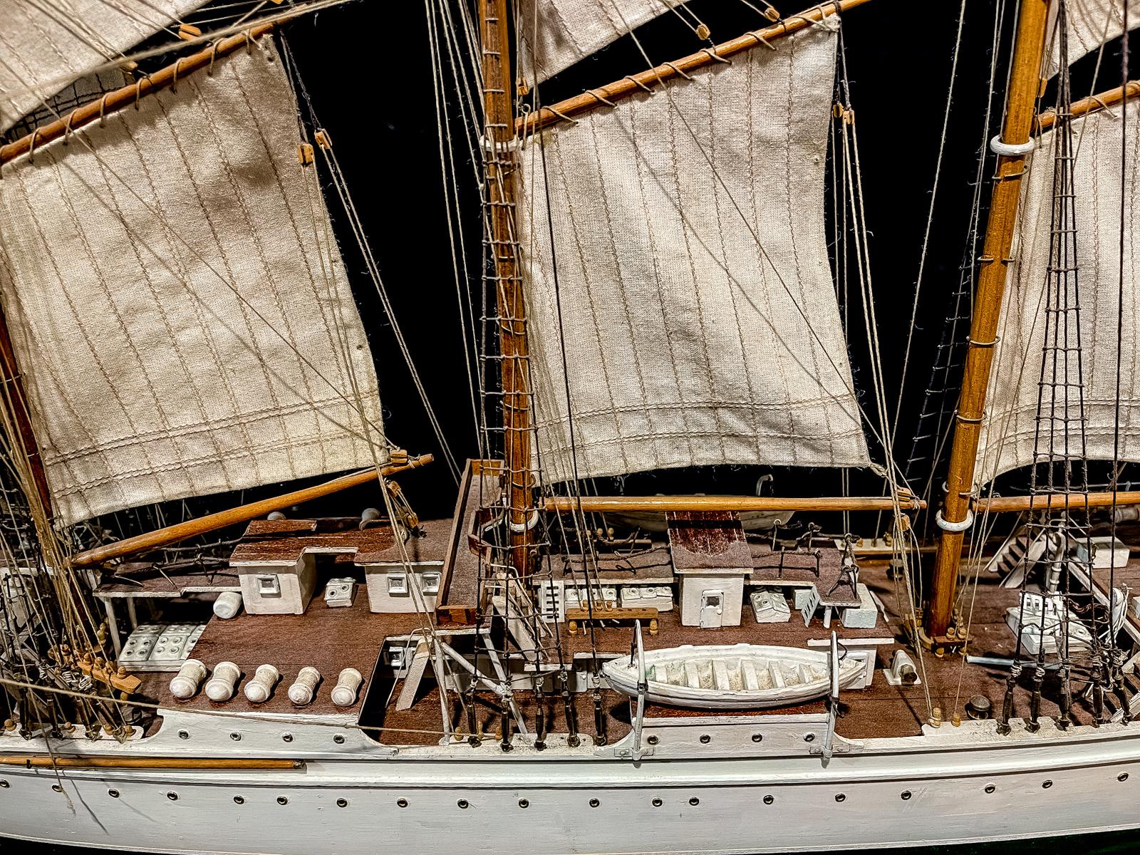 MAQUETA DE BARCO "JUAN SEBASTIAN EL CANO"