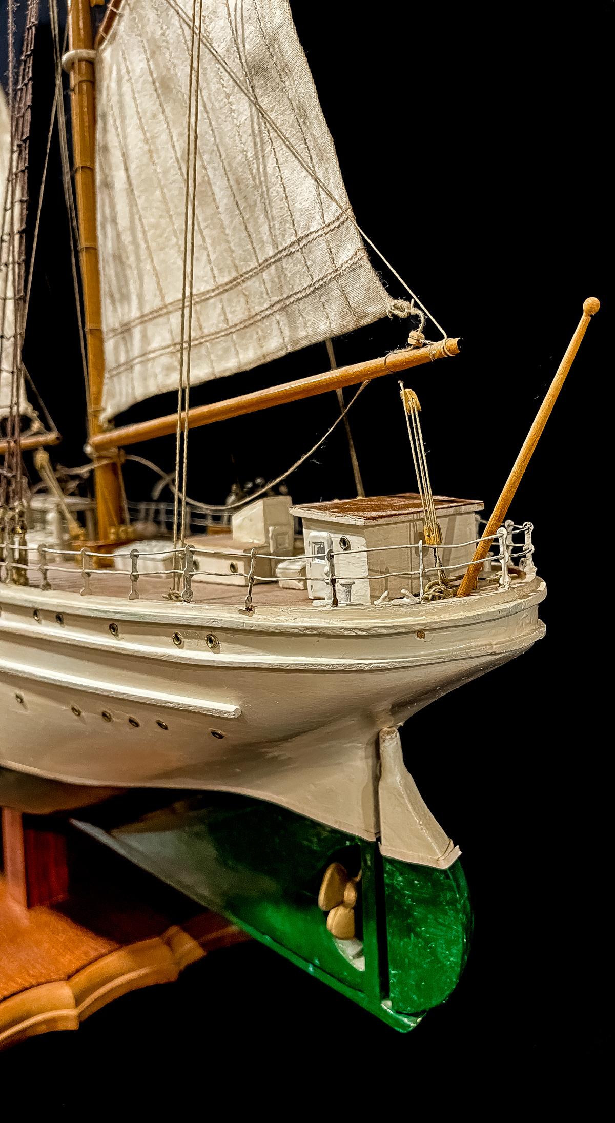 MAQUETA DE BARCO "JUAN SEBASTIAN EL CANO"