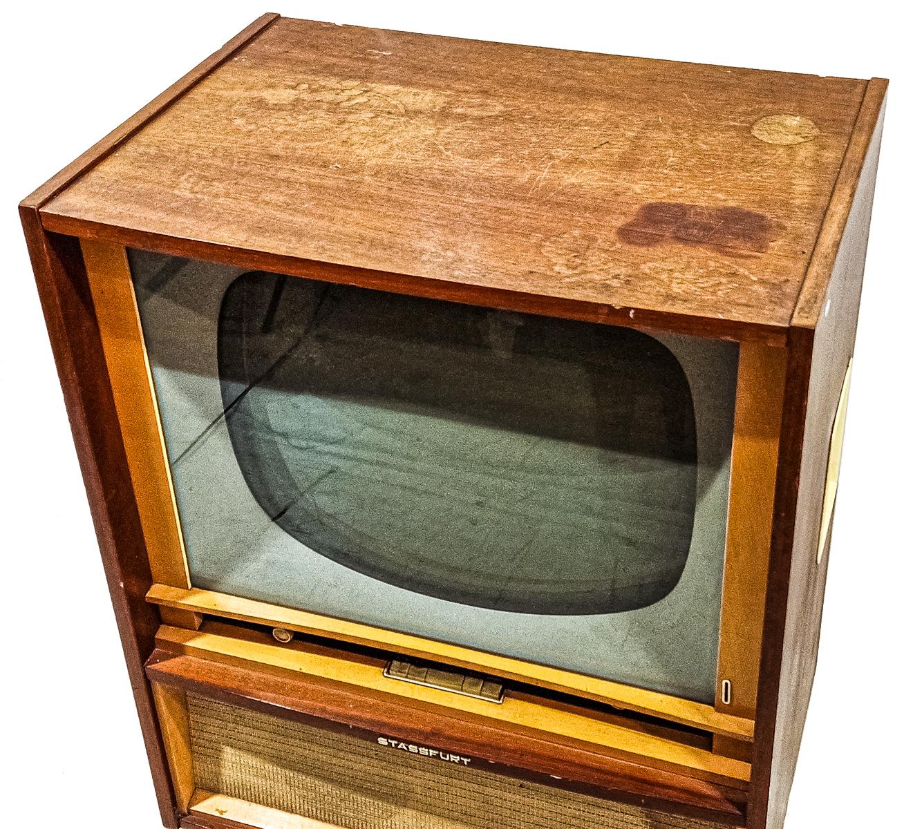 TELEVISOR ALEMAN DE PRINCIPIOS DE LOS 60