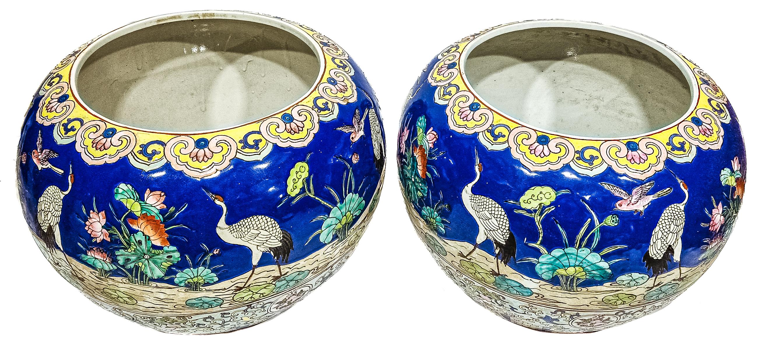 PAREJA DE MACETEROS DE PORCELANA CHINA