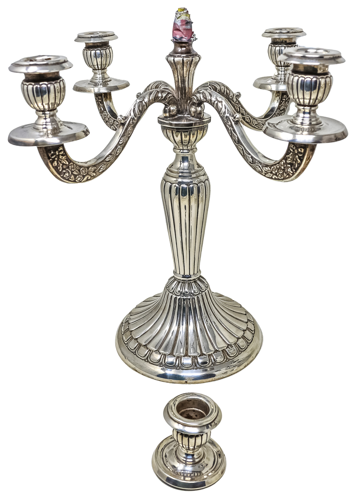 PAREJA DE CANDELABROS DE PLATA