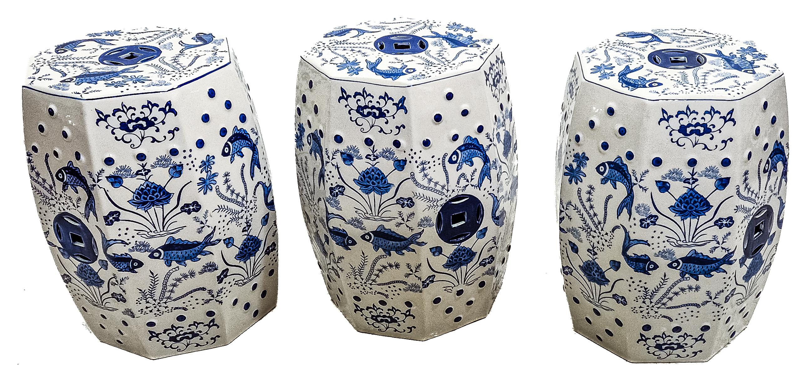 TRES TABURETES ORIENTALES EN PORCELANA