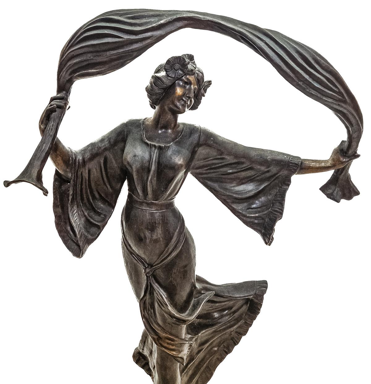 FIGURA EN BRONCE DE ESTILO MODERNISTA