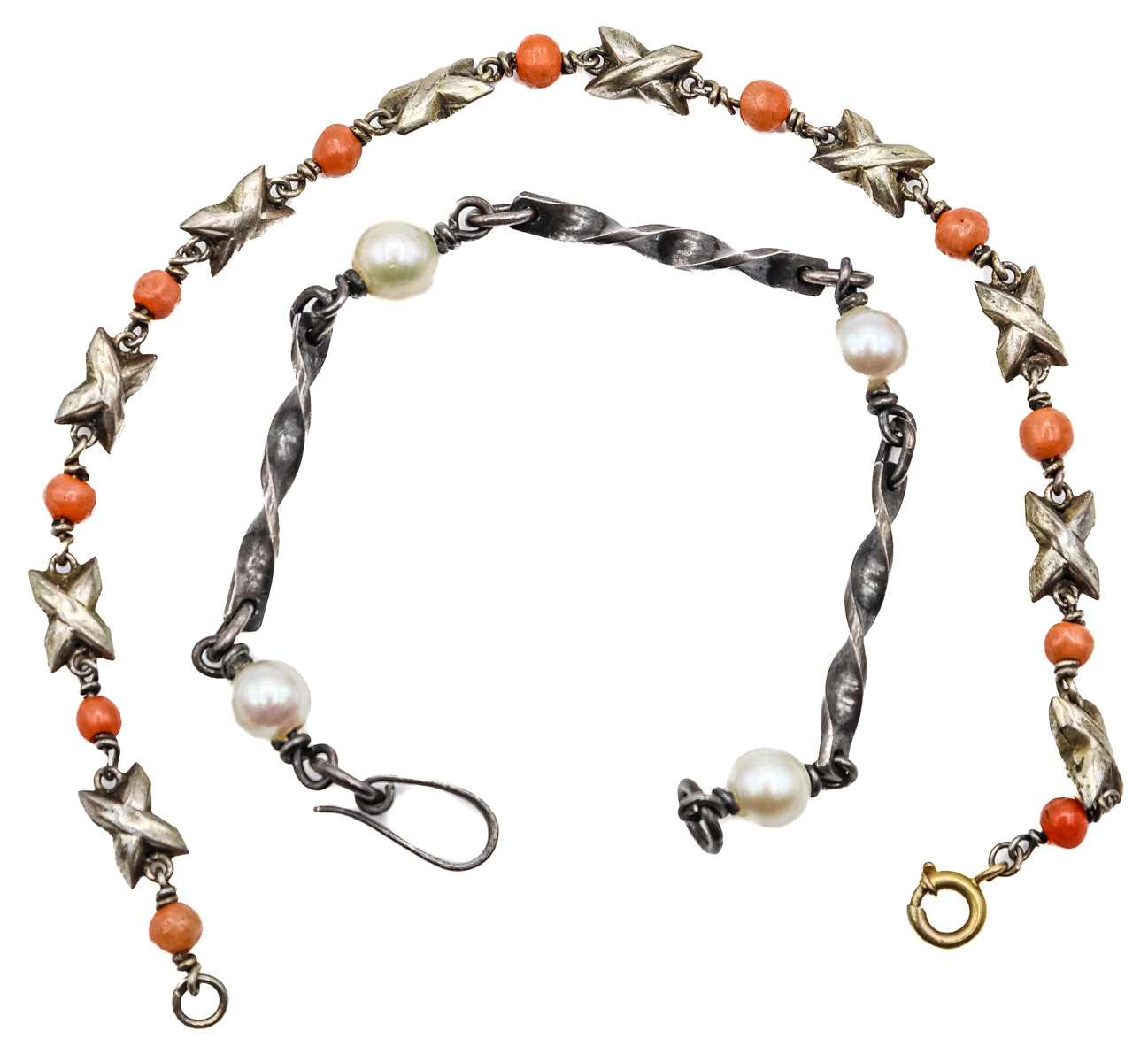 DOS PULSERAS DE LOS AÑOS 50-60