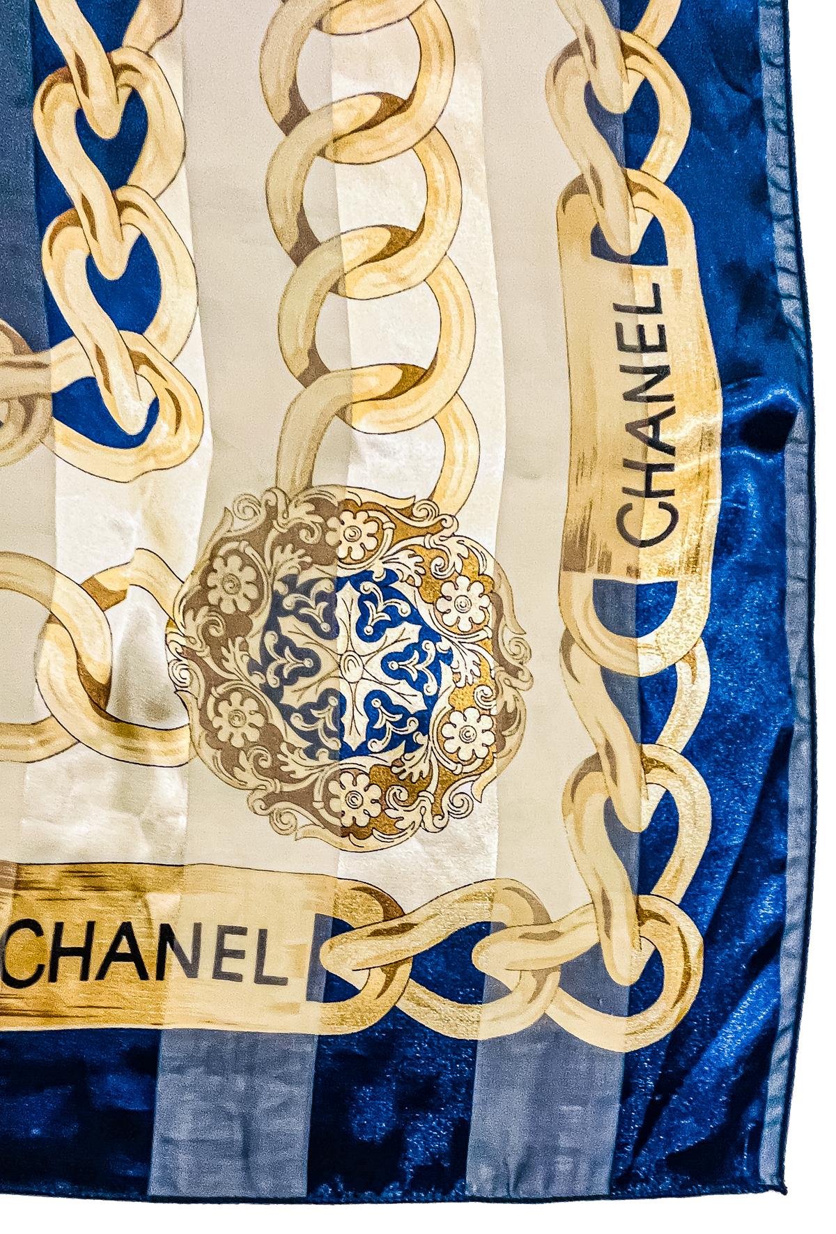 PAÑUELO EN SEDA "CHANEL"