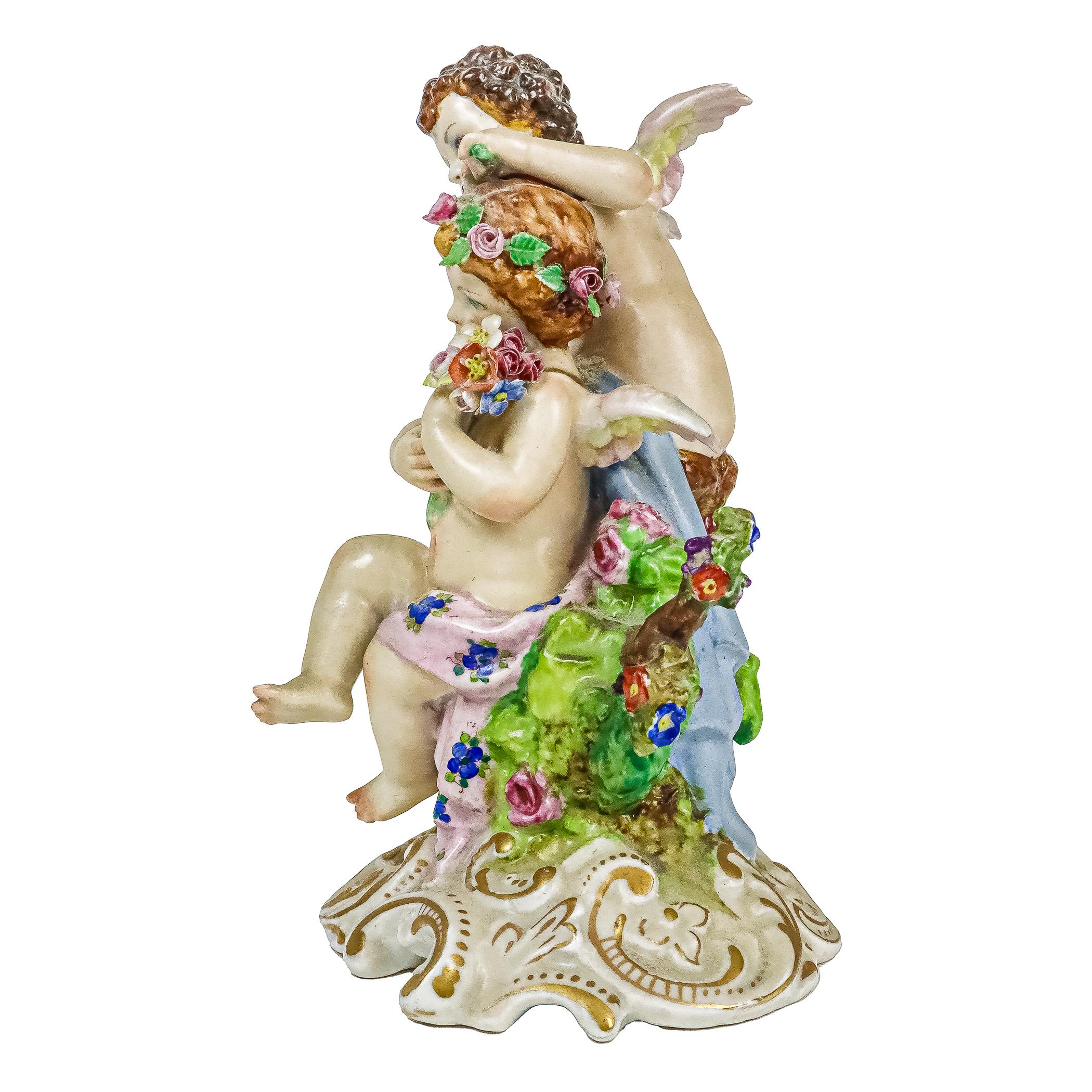 FIGURA EN PORCELANA CENTROEROPEA DE MEDIADOS DEL S.XX