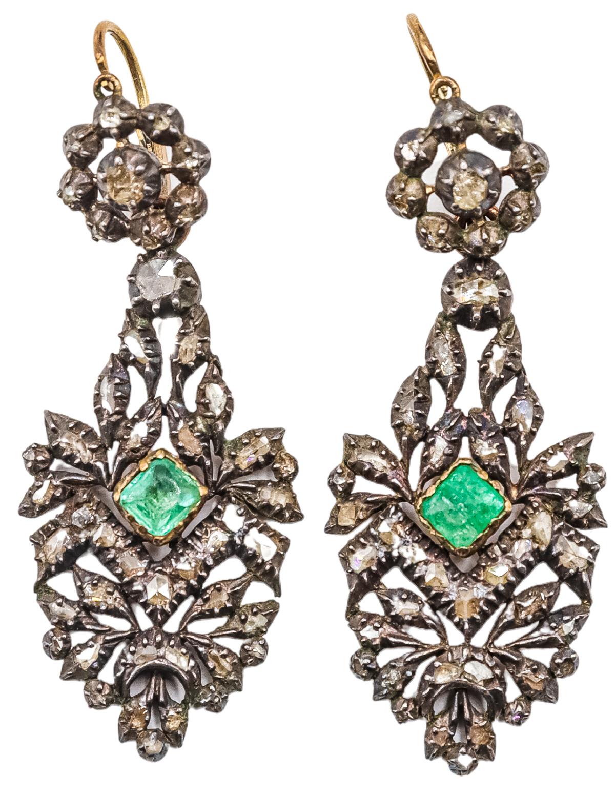 PENDIENTES CON DIAMANTES Y ESMERALDA DEL S.XIX