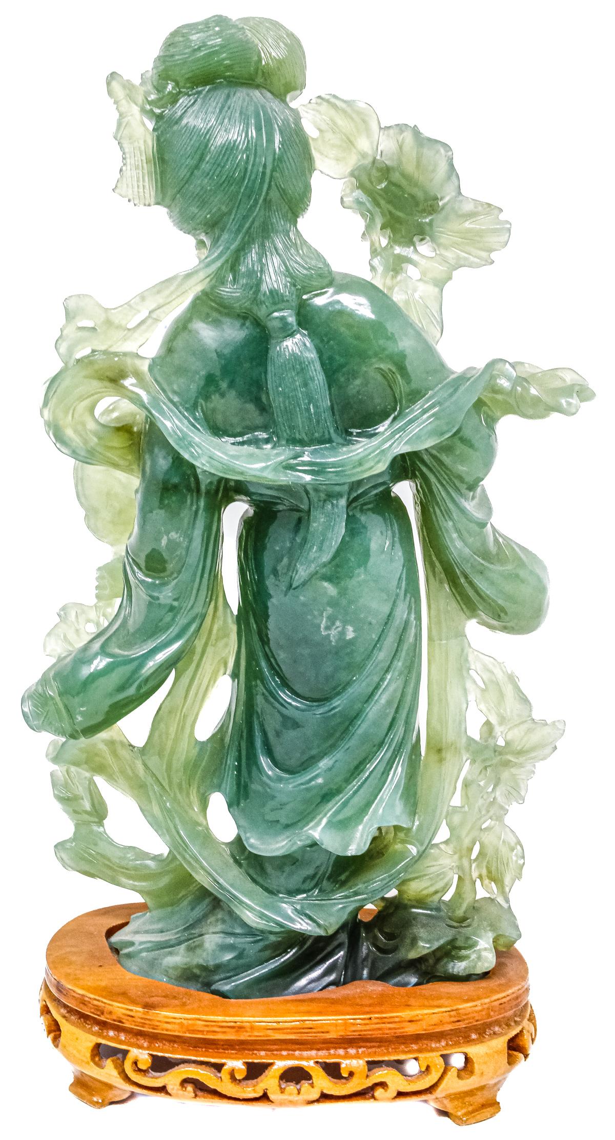 GUANYIN EN JADE JADEITA MEDIADOS SIGLO XX