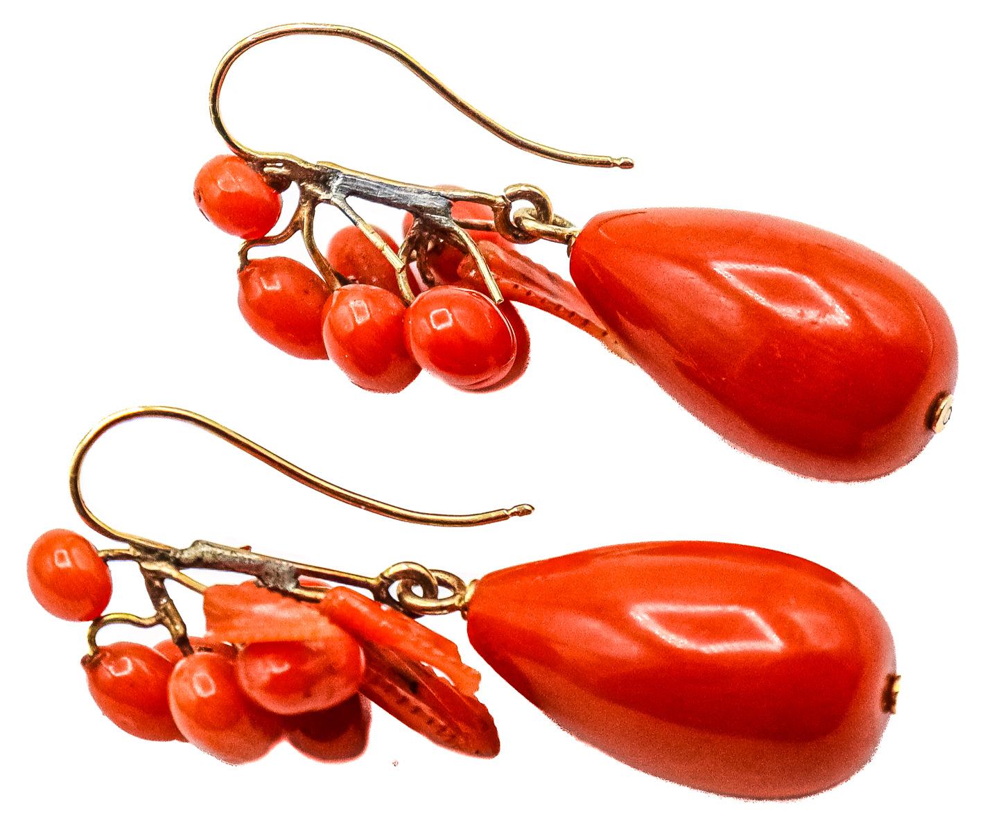 PENDIENTES CON CORAL DEL S.XIX