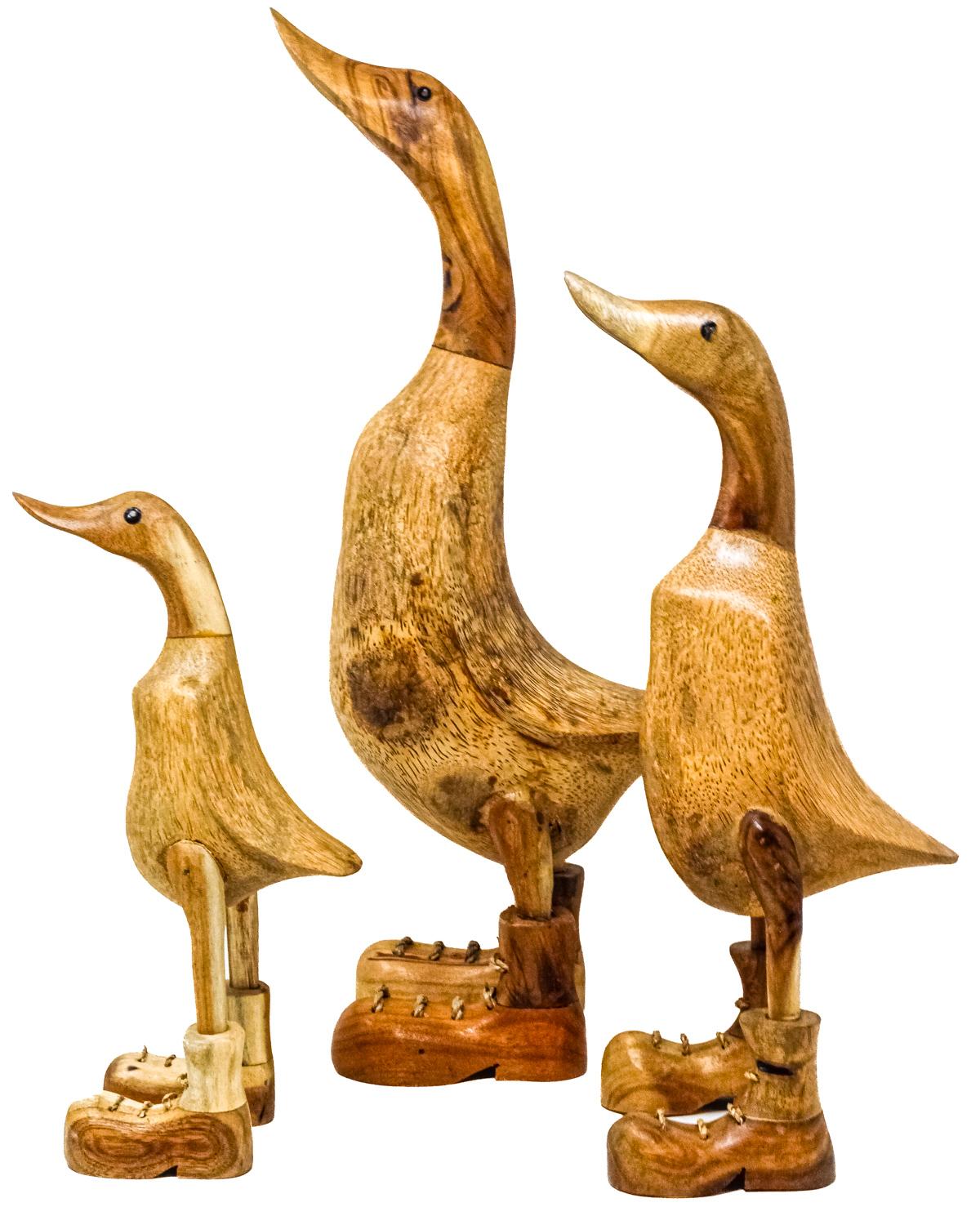 TRES FIGURAS DECORATIVAS DEL ÚLTIMO TERCIO DE S. XX