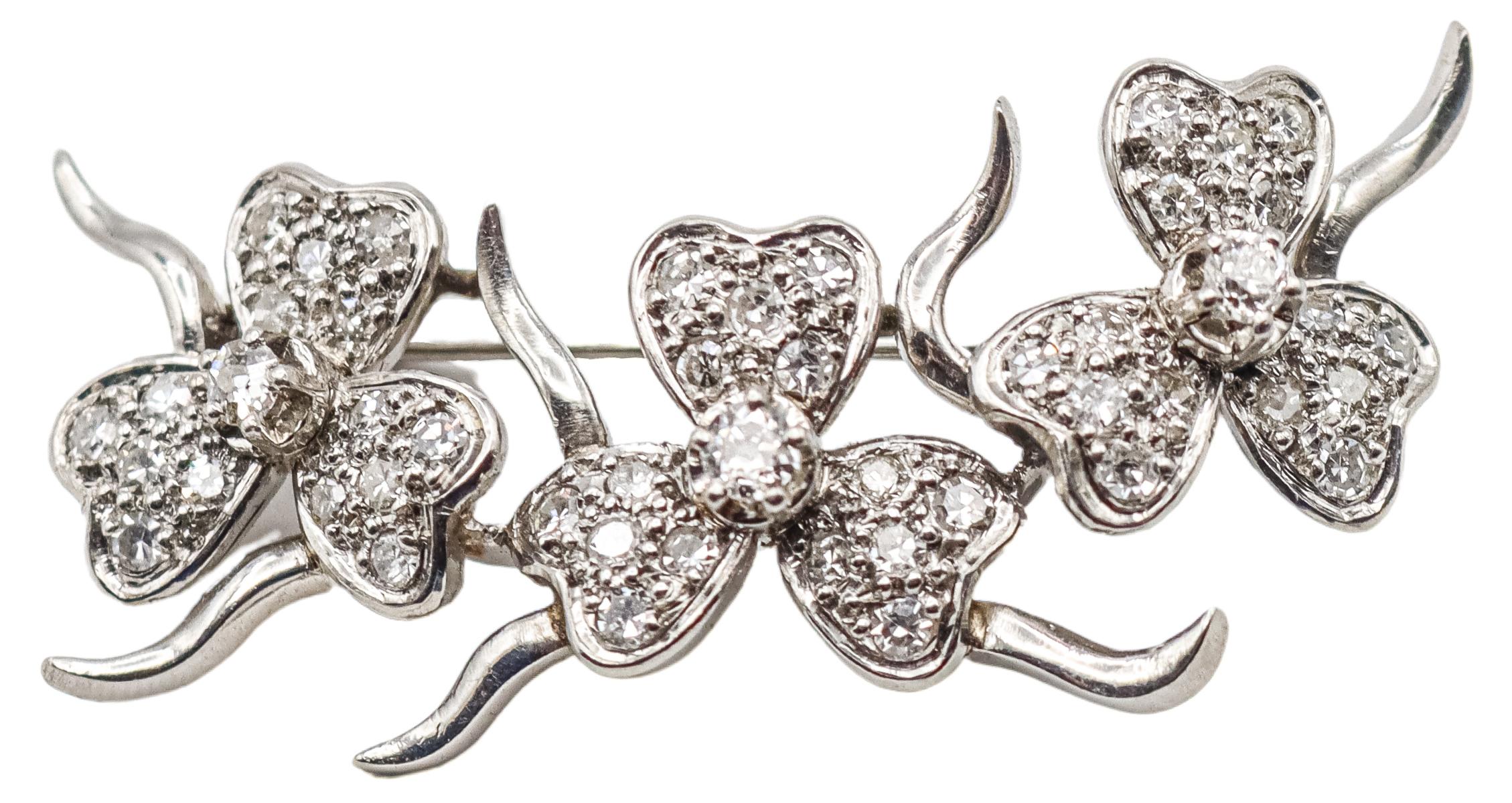 BROCHE FLORAL DE LOS AÑOS 40-50