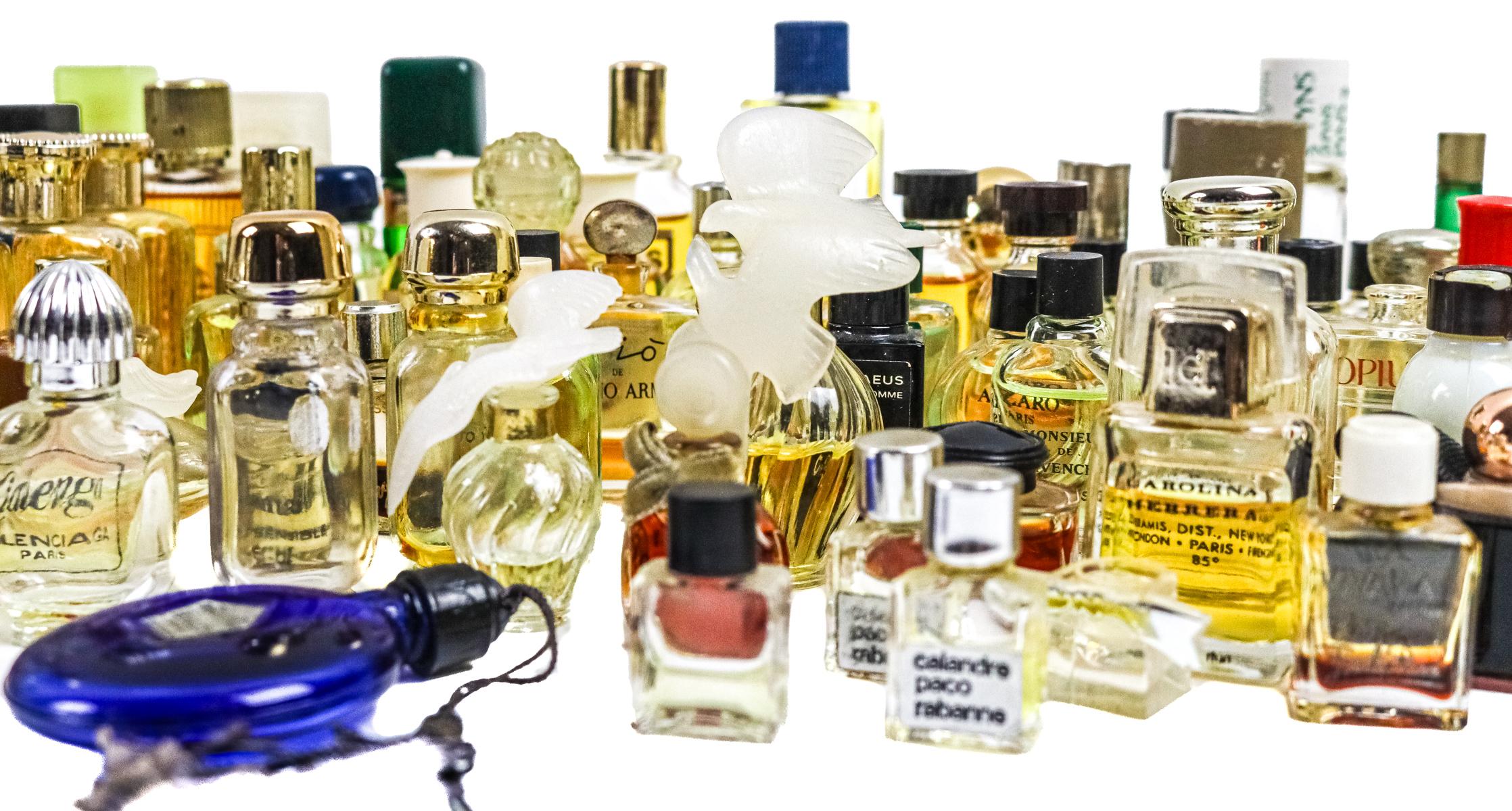 COLECCIÓN DE BOTELLITAS DE PERFUME