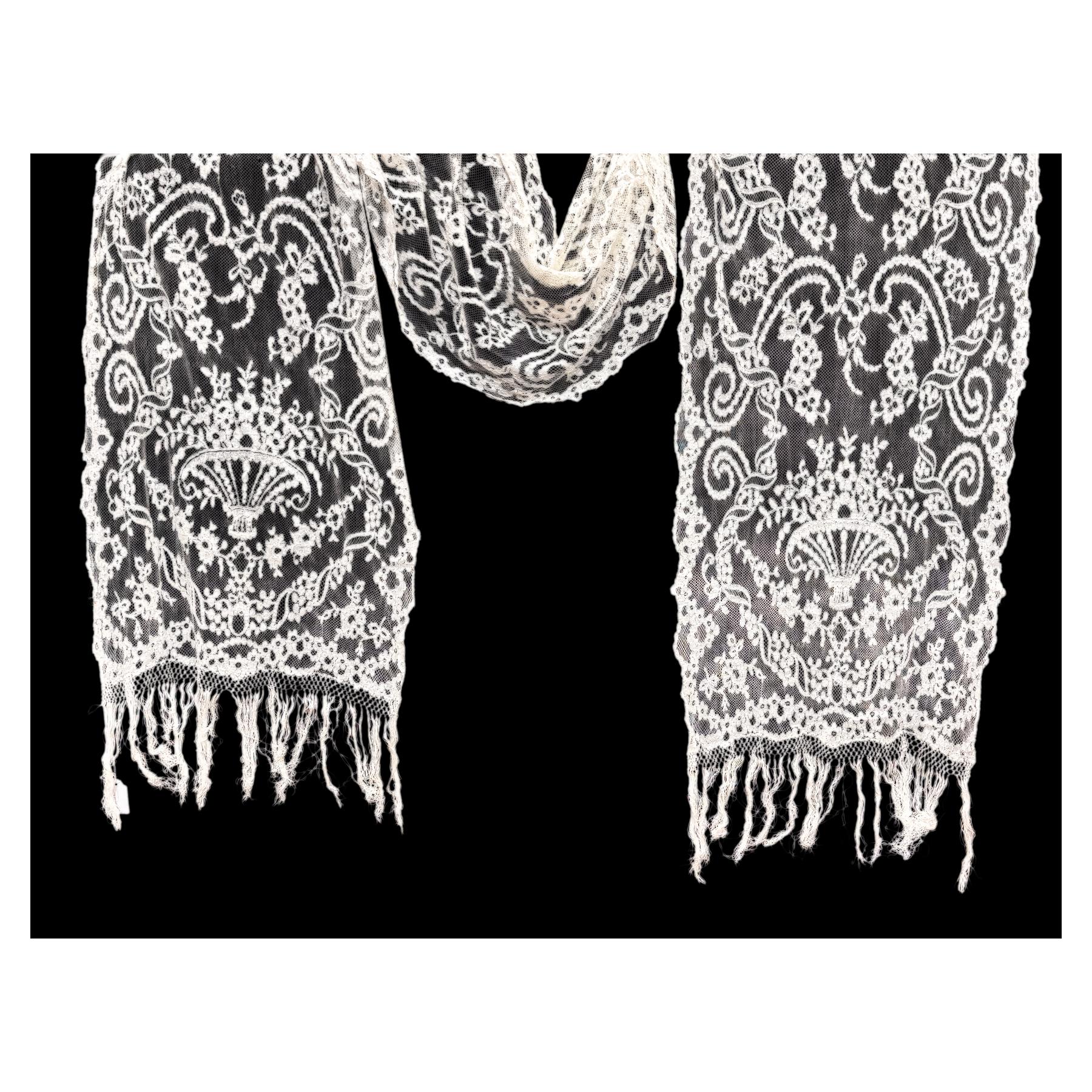 FOULARD DE ENCAJE DEL PRIMER TERCIO DEL S.XX