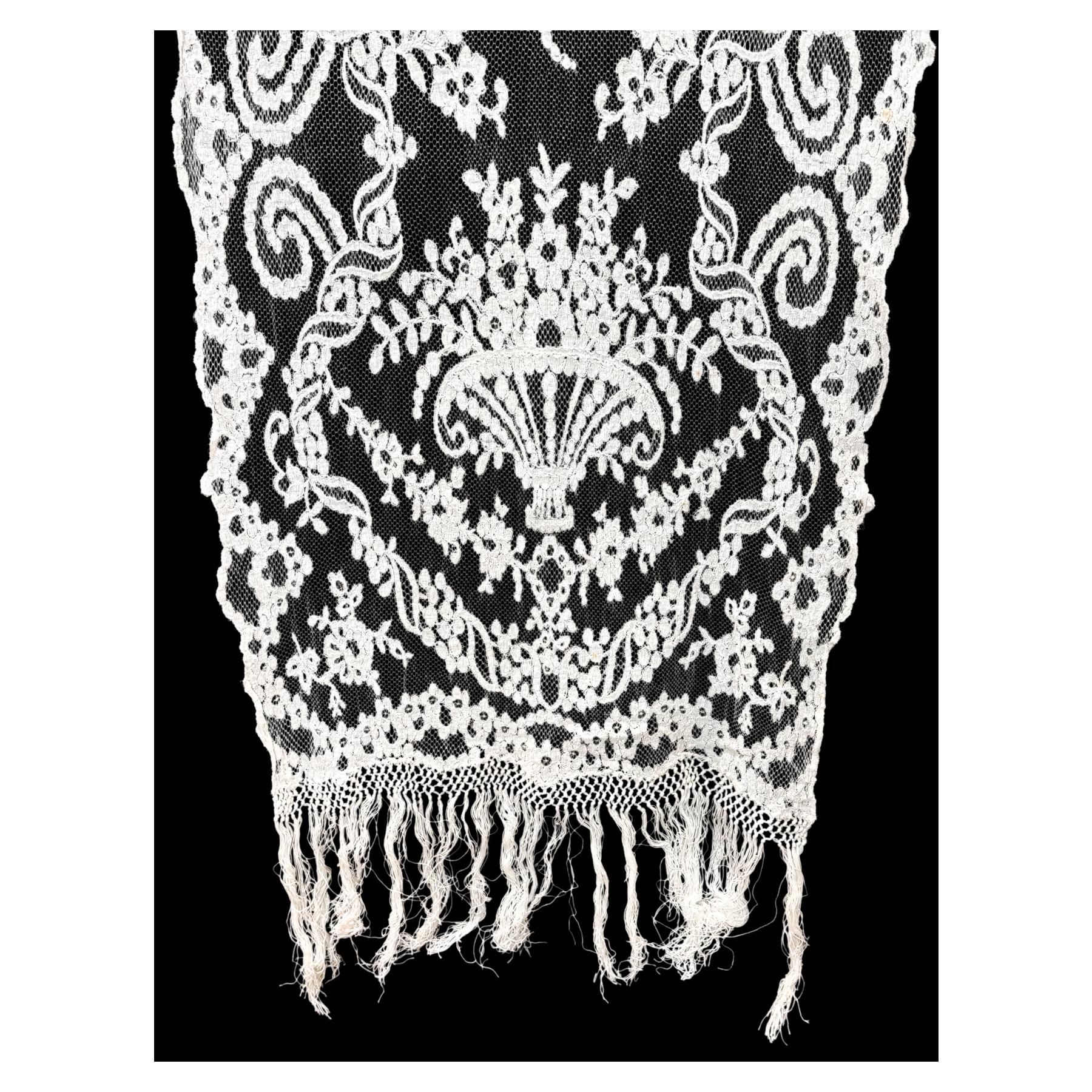 FOULARD DE ENCAJE DEL PRIMER TERCIO DEL S.XX