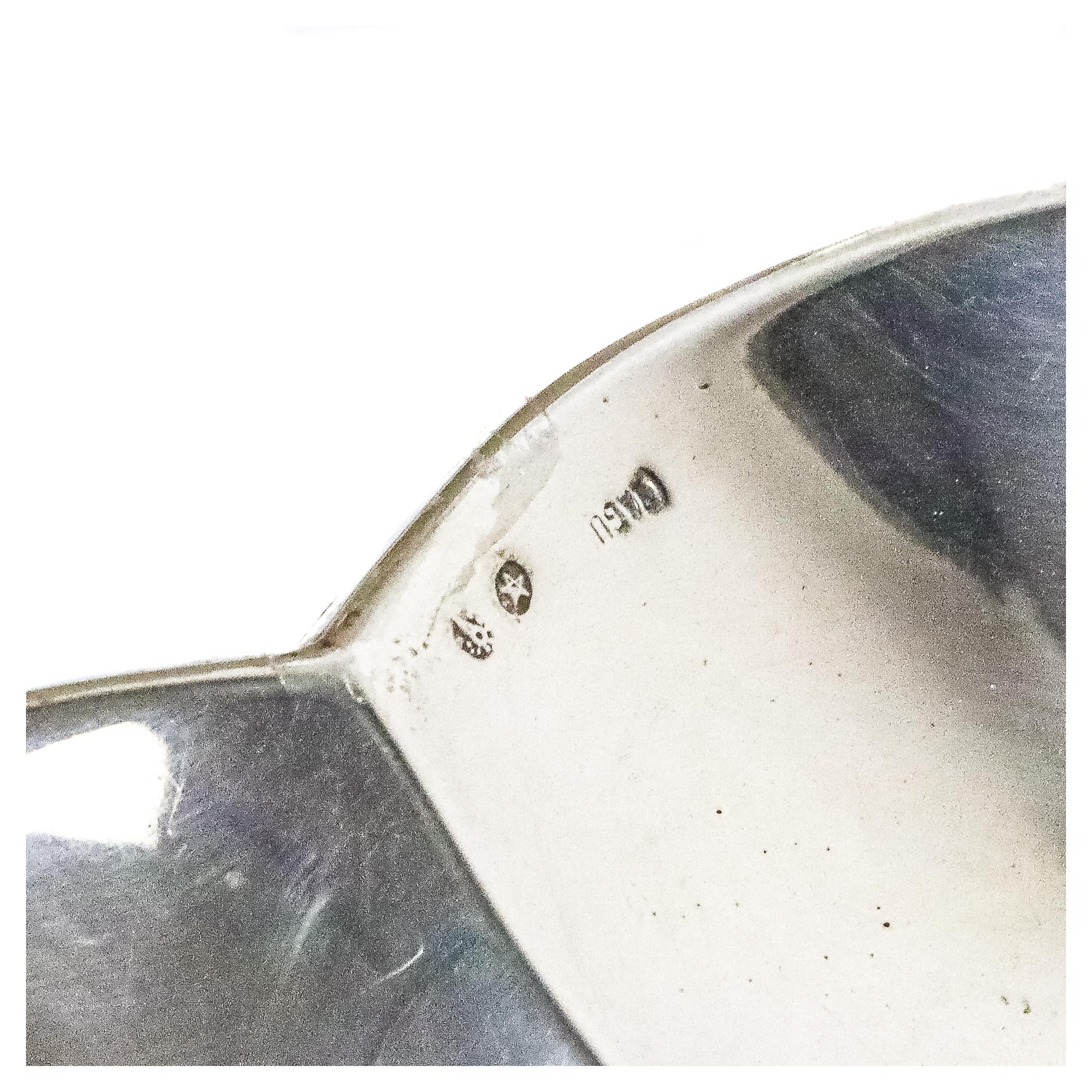 CENTRO APERITIVERO EN PLATA  DE MEDIADOS DE S. XX