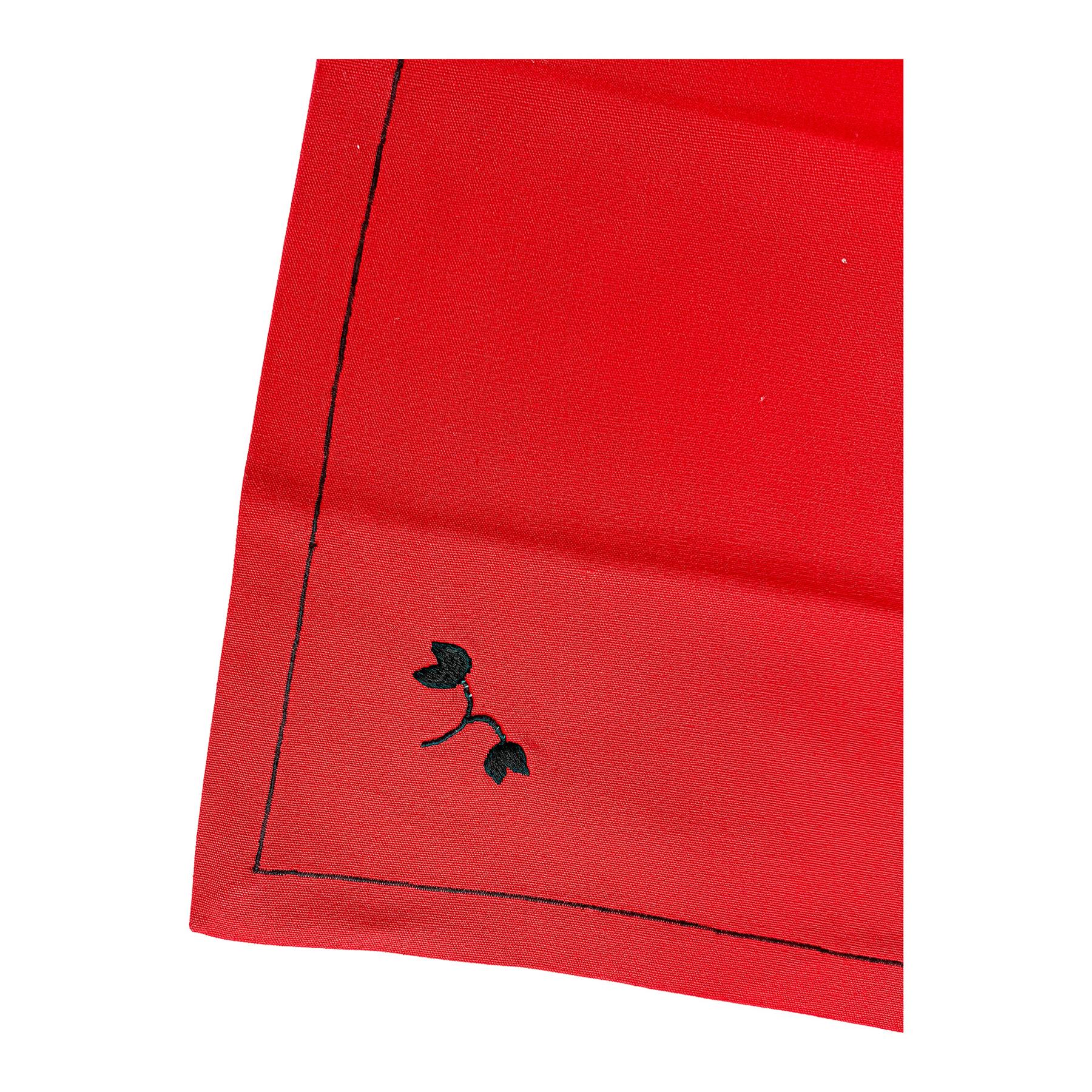 GRAN MANTELERÍA ROJA PARA 24 SERVICIOS DE FINALES DEL S. XX