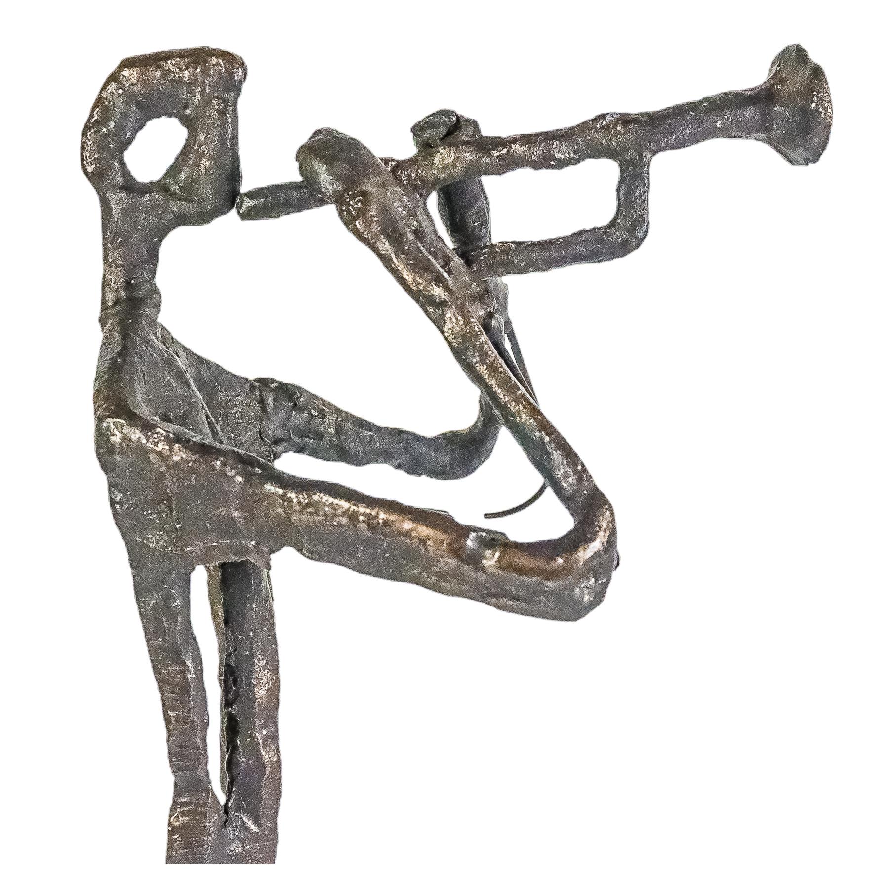 TRES FIGURAS DE MÚSICOS ESTILO GIACOMETTI