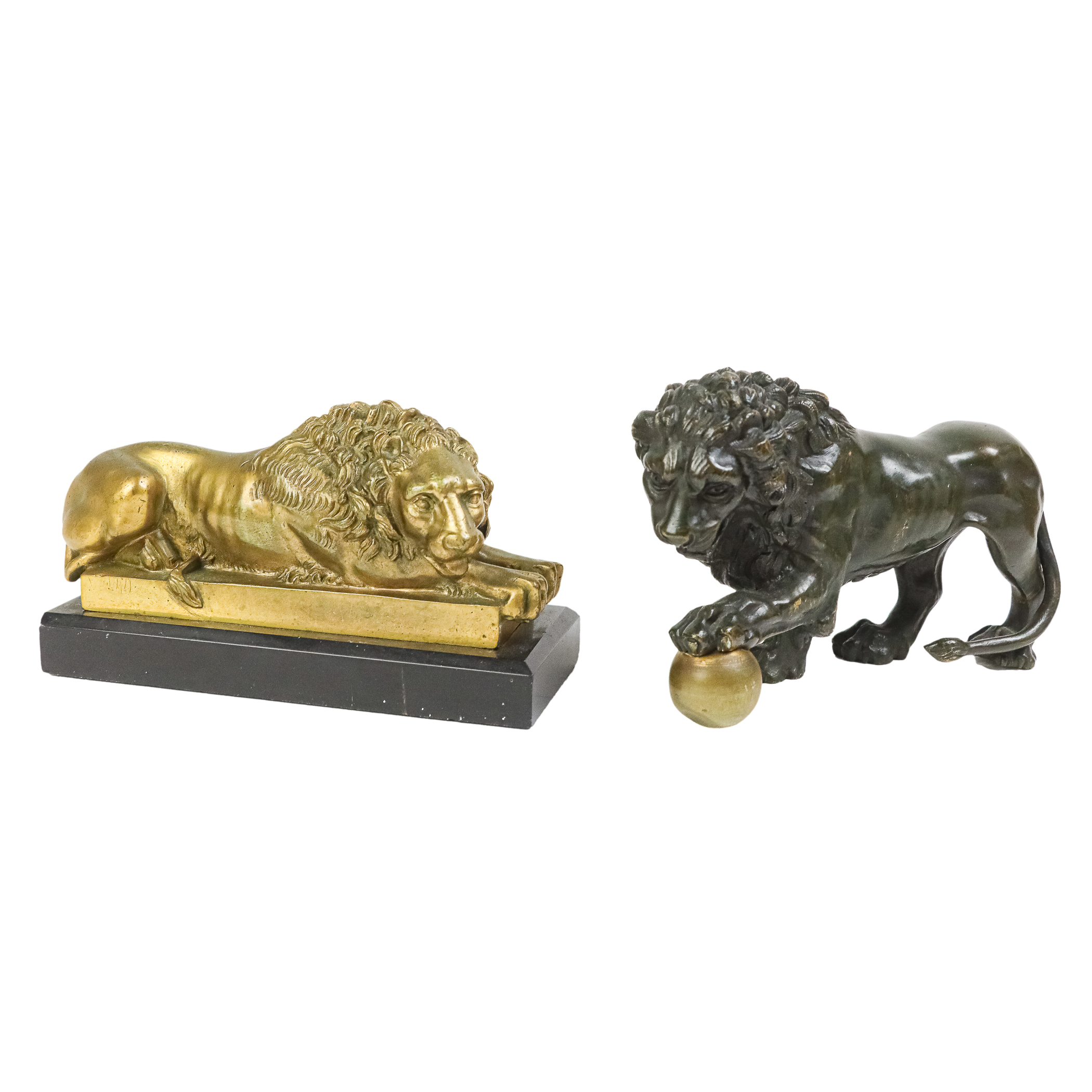 DOS FIGURAS DE LEONES EN BRONCE SIGLO XIX