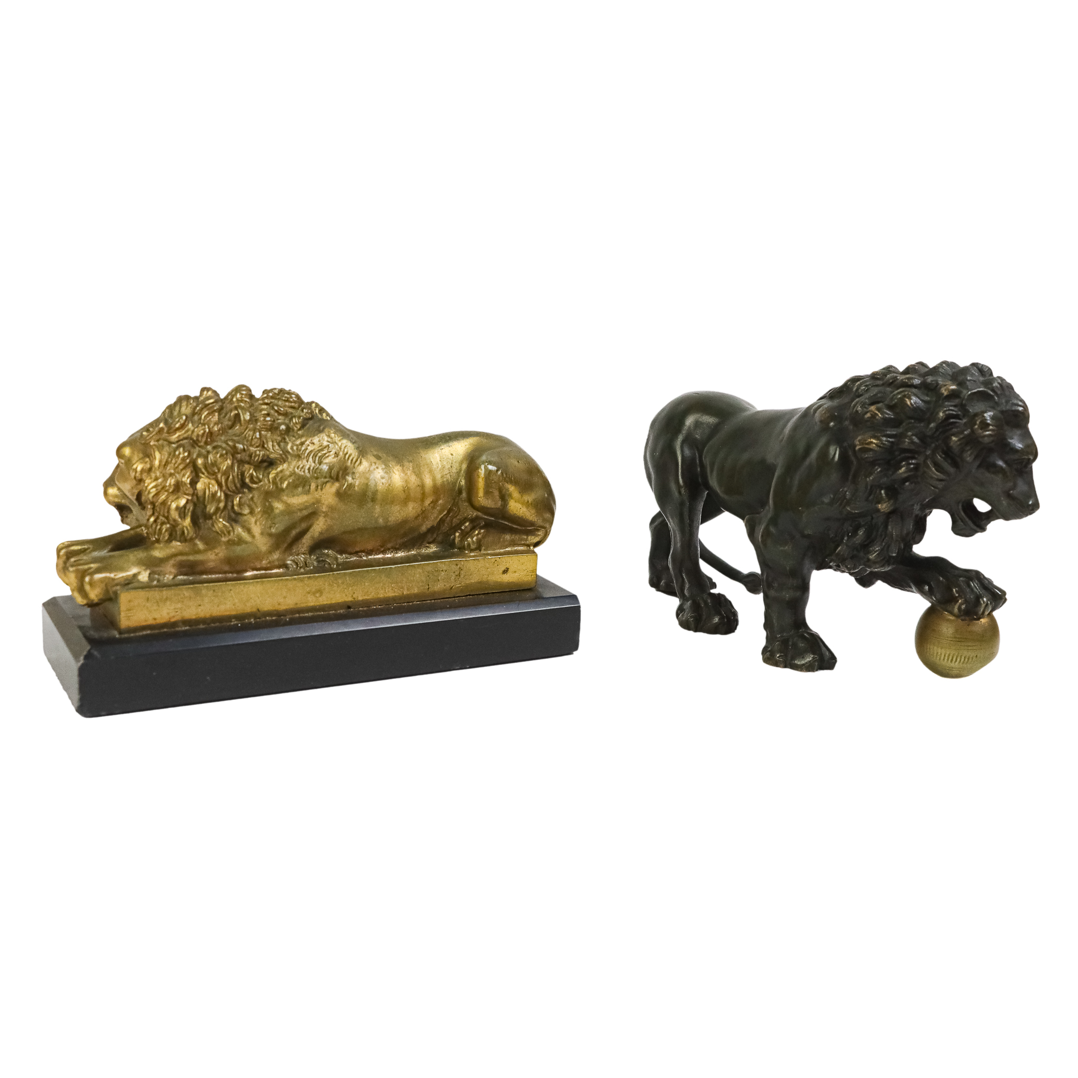 DOS FIGURAS DE LEONES EN BRONCE SIGLO XIX