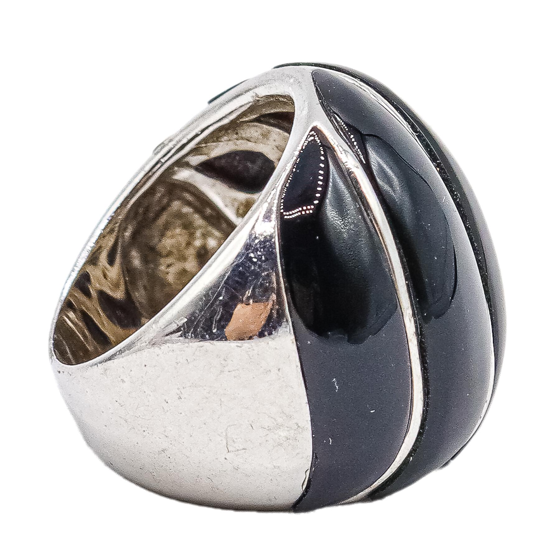 ANILLO DE DISEÑO CON ÓNIX NEGRO