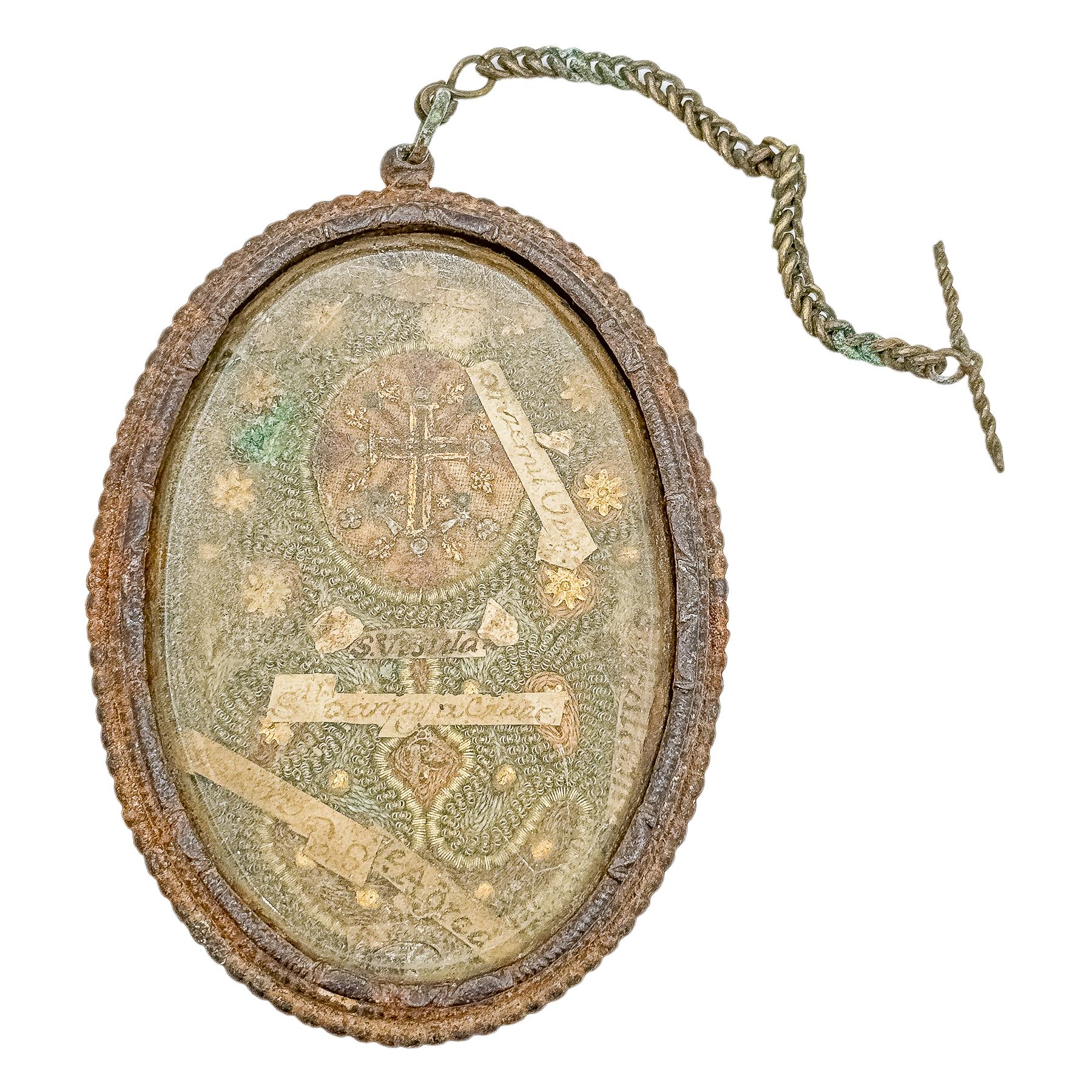 RELICARIO DE HIERRO FORJADO DEL SIGLO XVIII