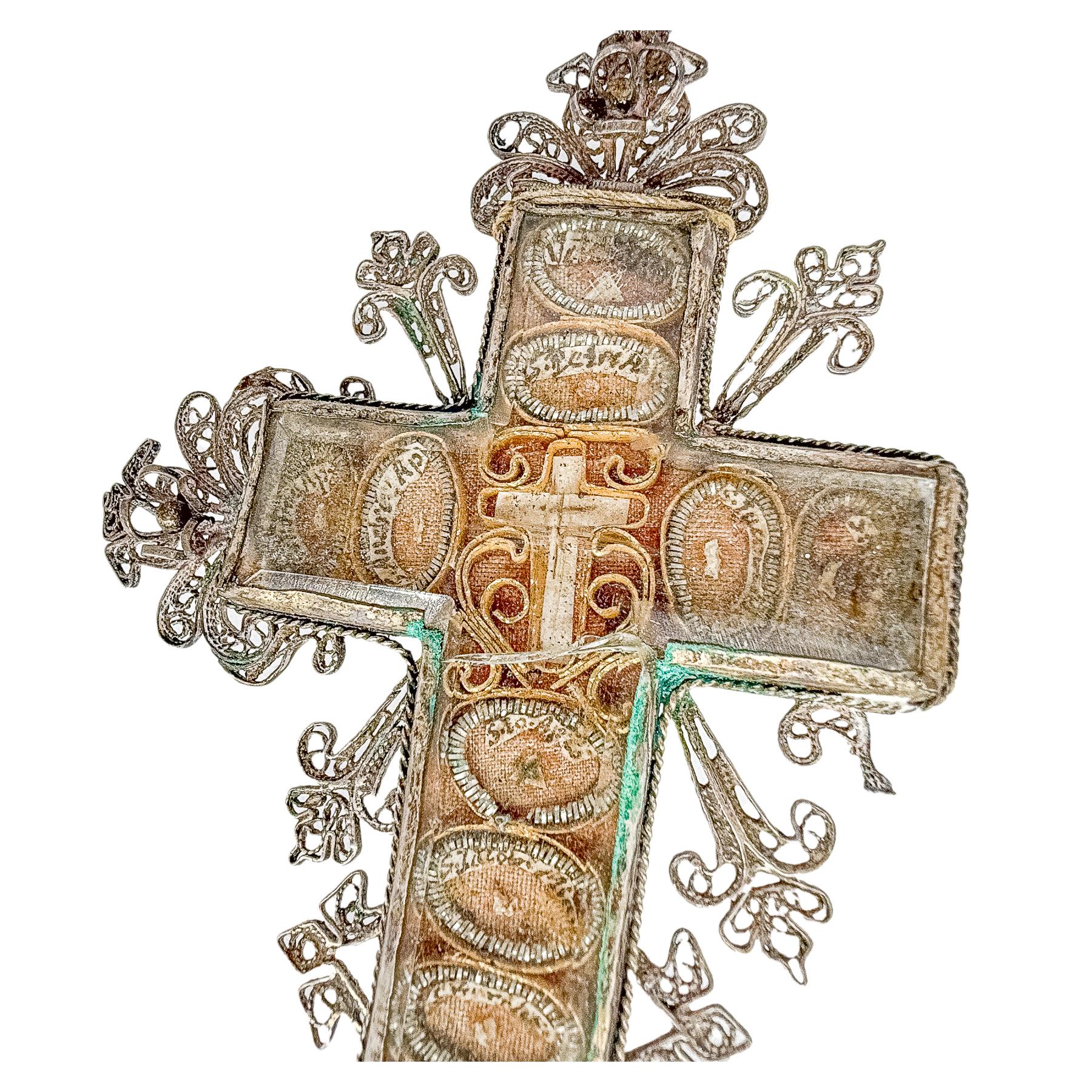 CRUZ RELICARIO DE PLATA DEL SIGLO XVIII