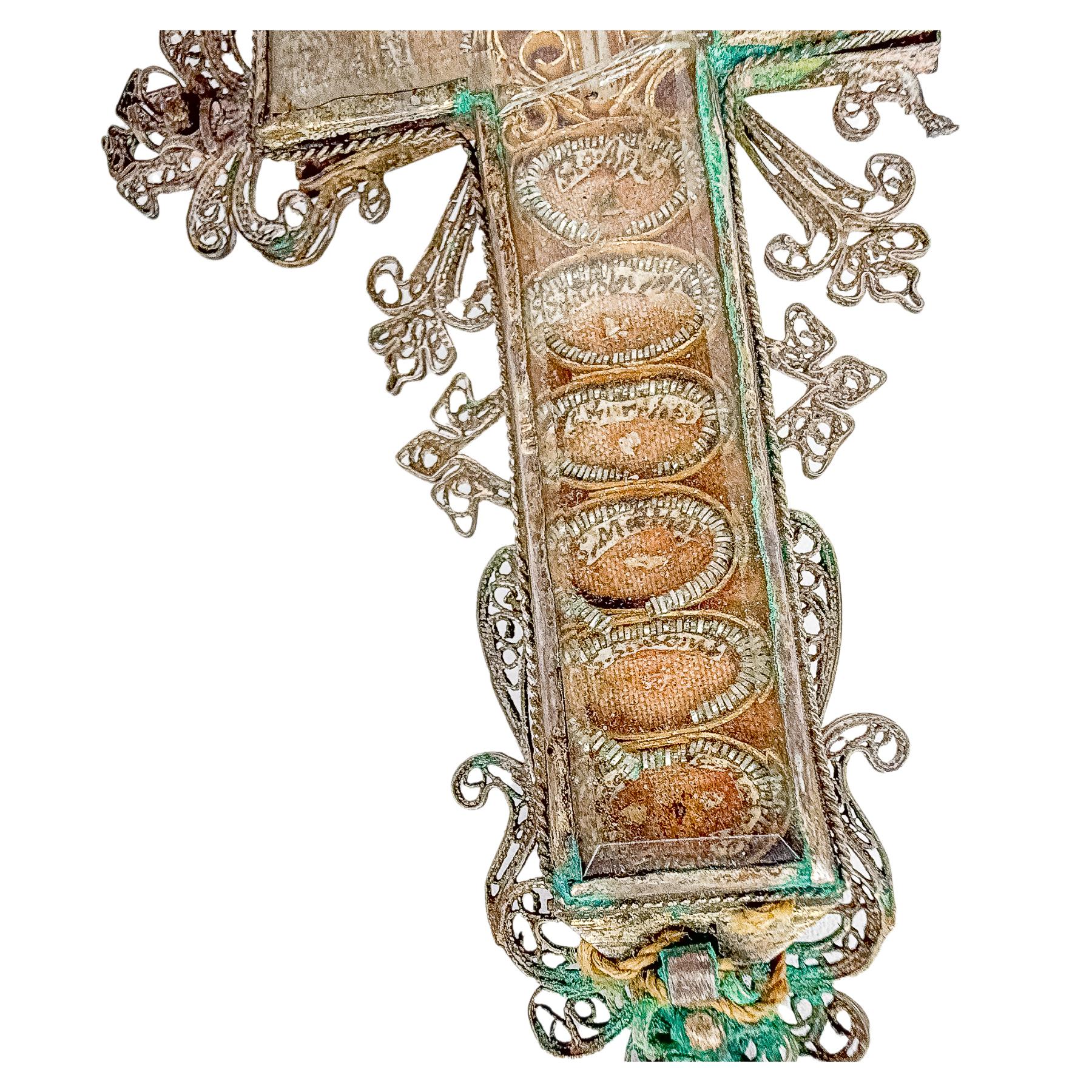 CRUZ RELICARIO DE PLATA DEL SIGLO XVIII