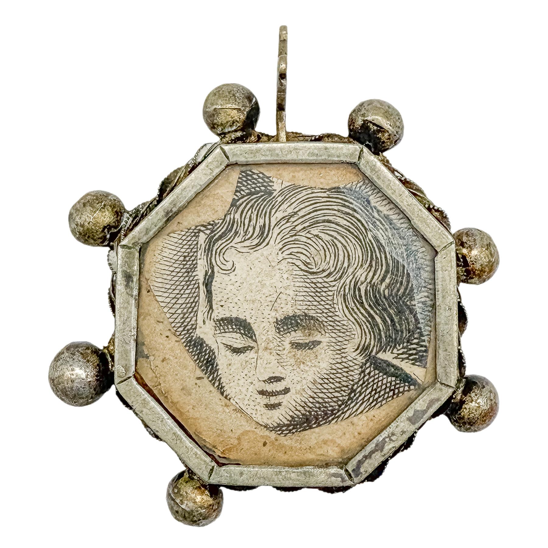 MEDALLÓN DEVOCIONAL DE PLATA DEL SIGLO XVIII