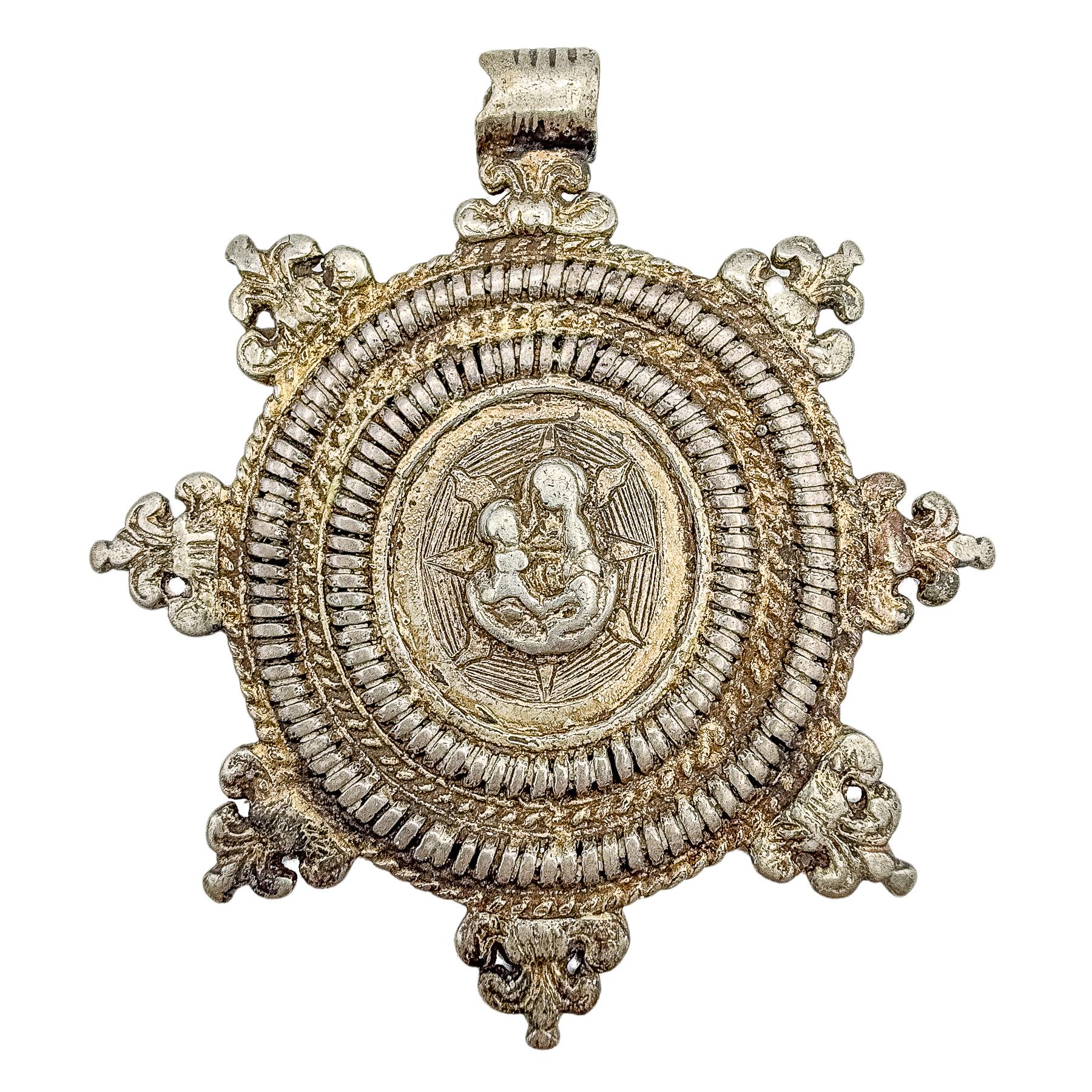 MEDALLÓN PATENA DE PLATA ESPAÑOLA DEL SIGLO XVII