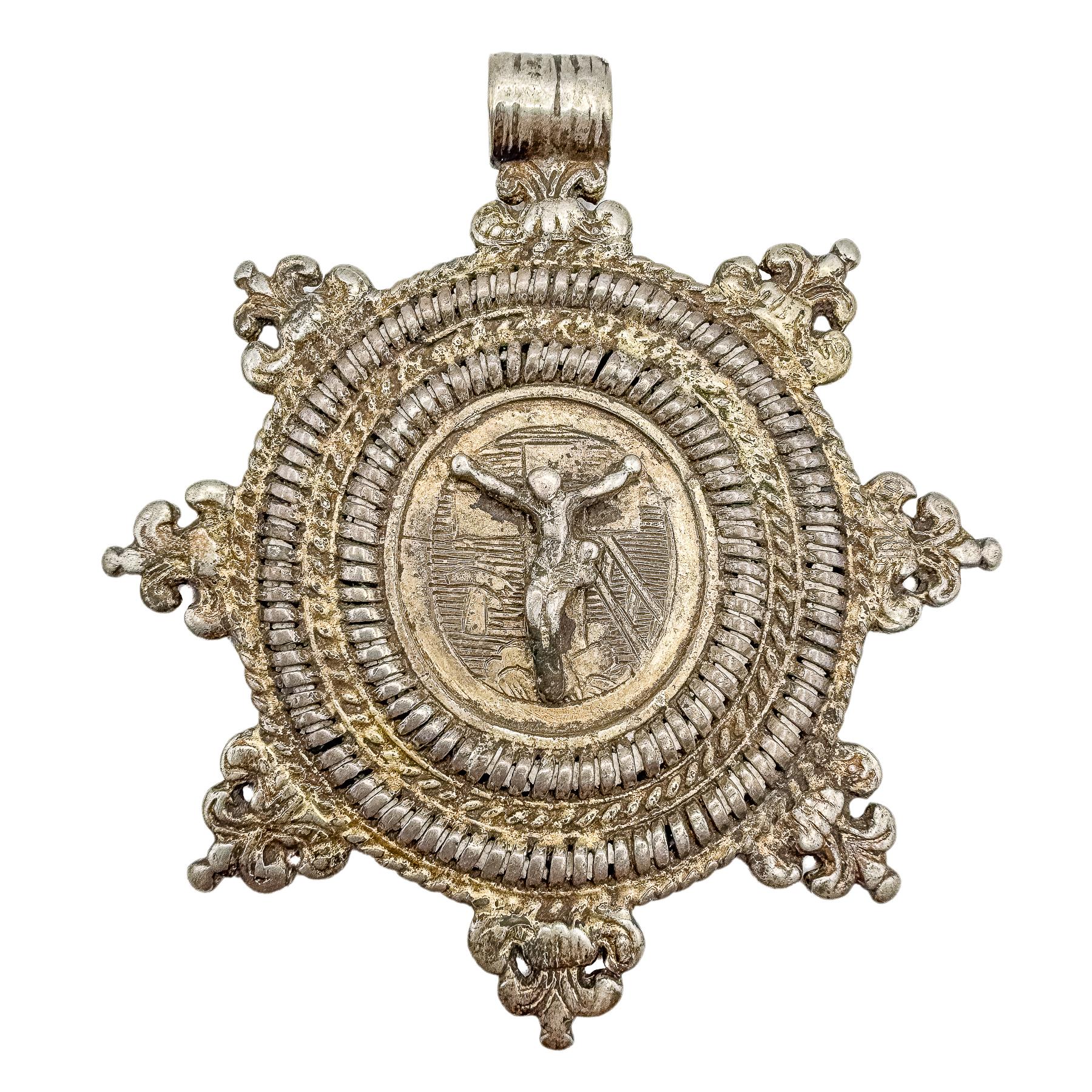 MEDALLÓN PATENA DE PLATA ESPAÑOLA DEL SIGLO XVII