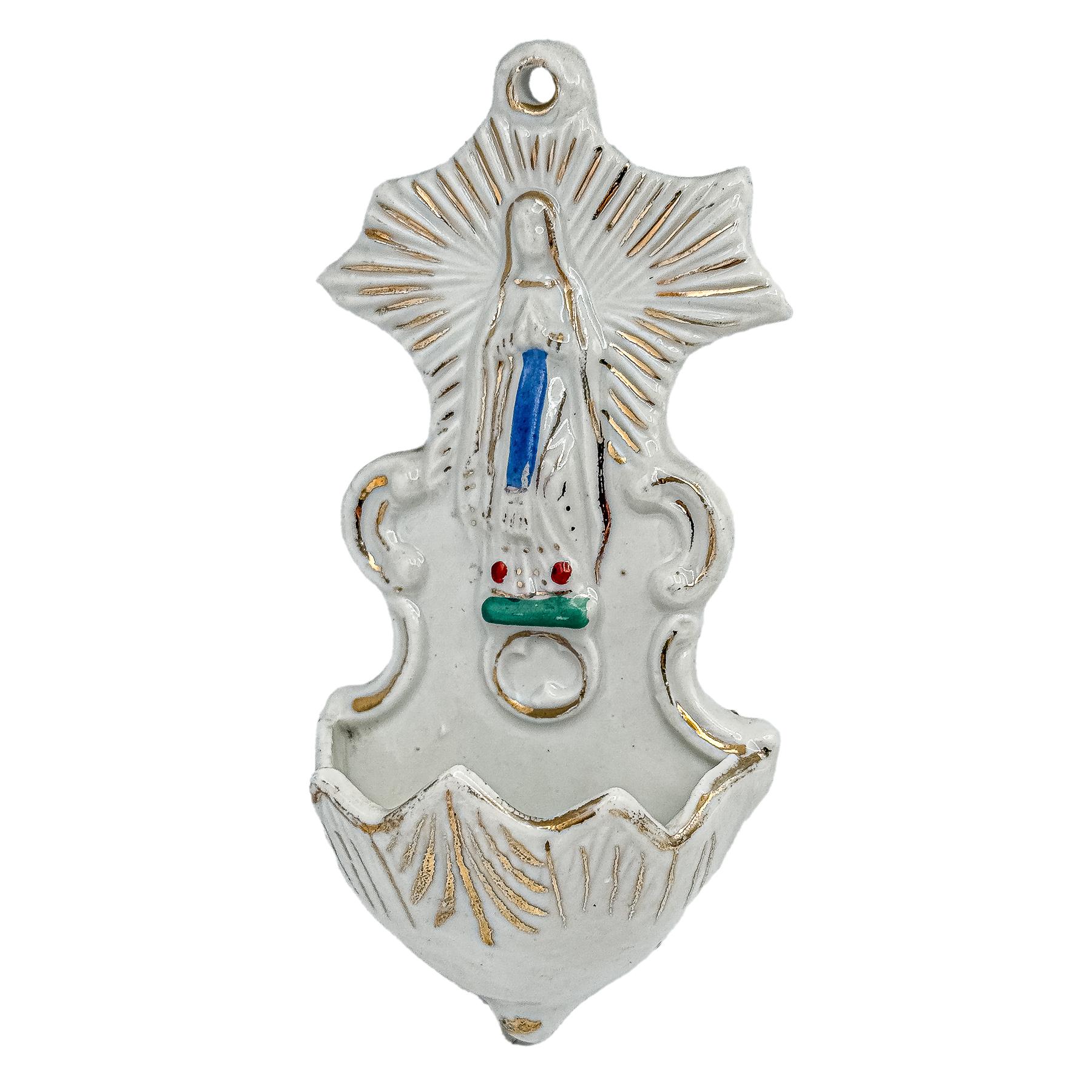 CINCO BENDITERAS DE PORCELANA Y BISCUIT DEL SIGLO XIX