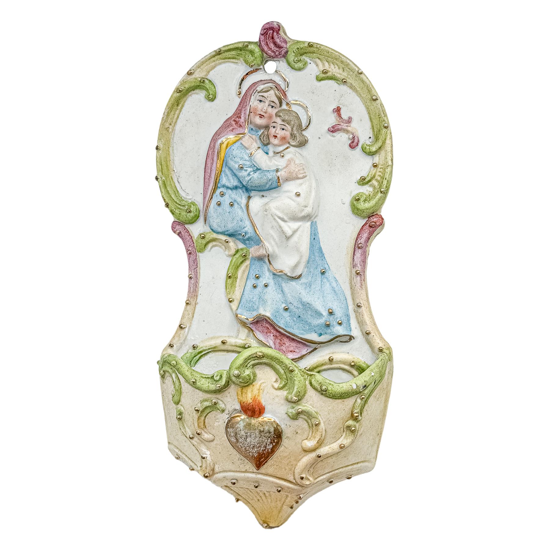 CINCO BENDITERAS DE PORCELANA Y BISCUIT DEL SIGLO XIX