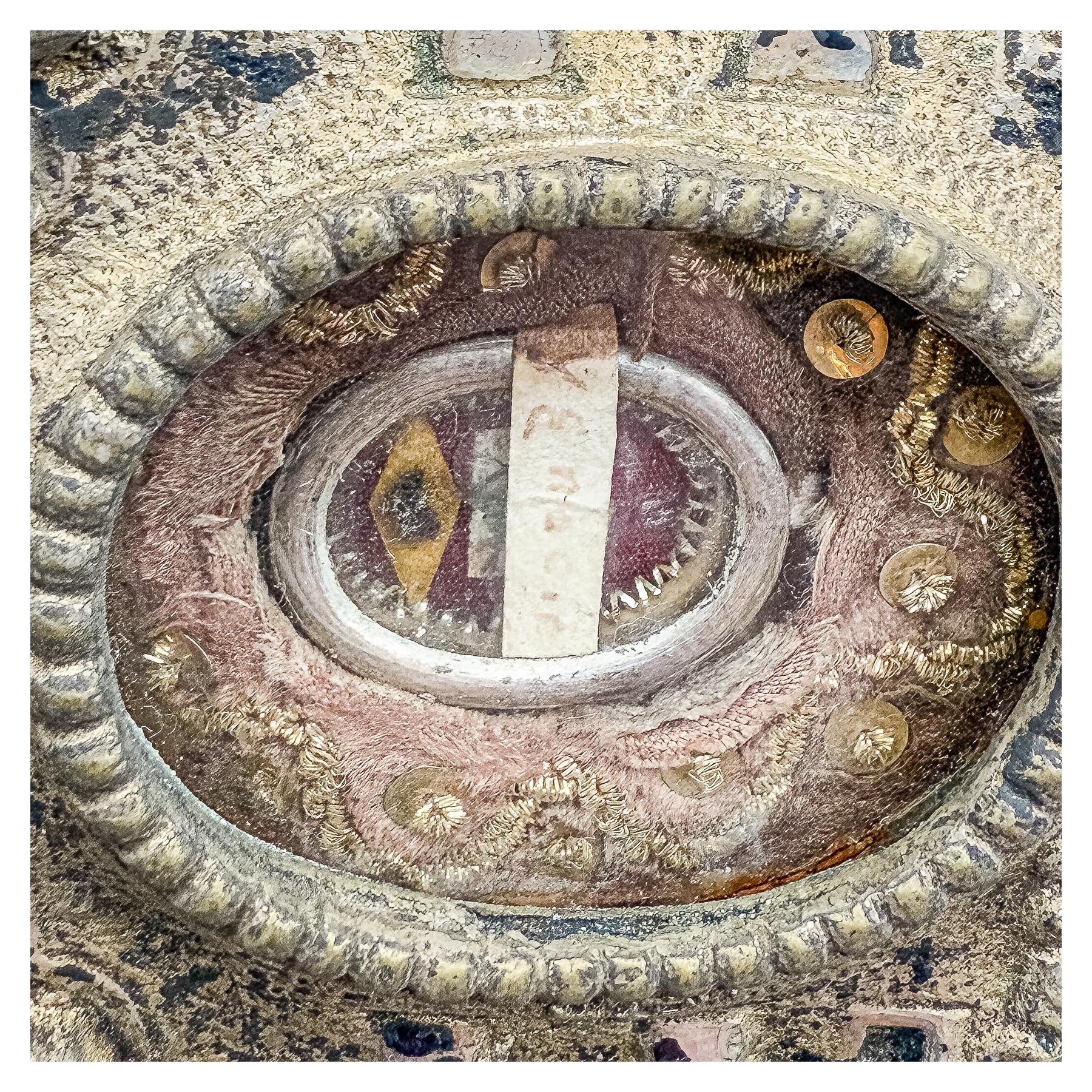 RELICARIO DE PIÉ DE BRONCE DEL SIGLO XIX