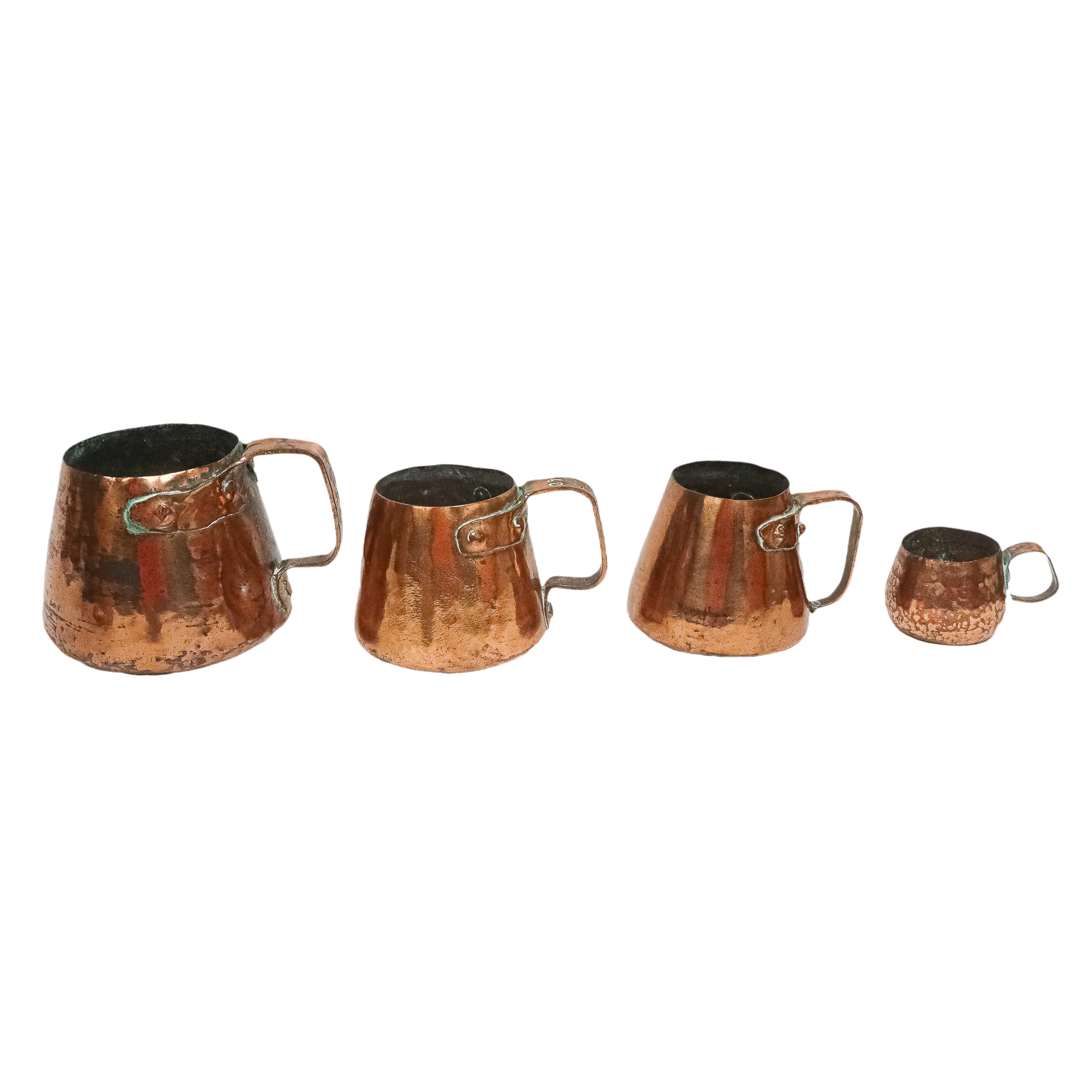 CONJUNTO DE UTENSILIOS DE COBRE Y LATÓN, DEL S.XIX