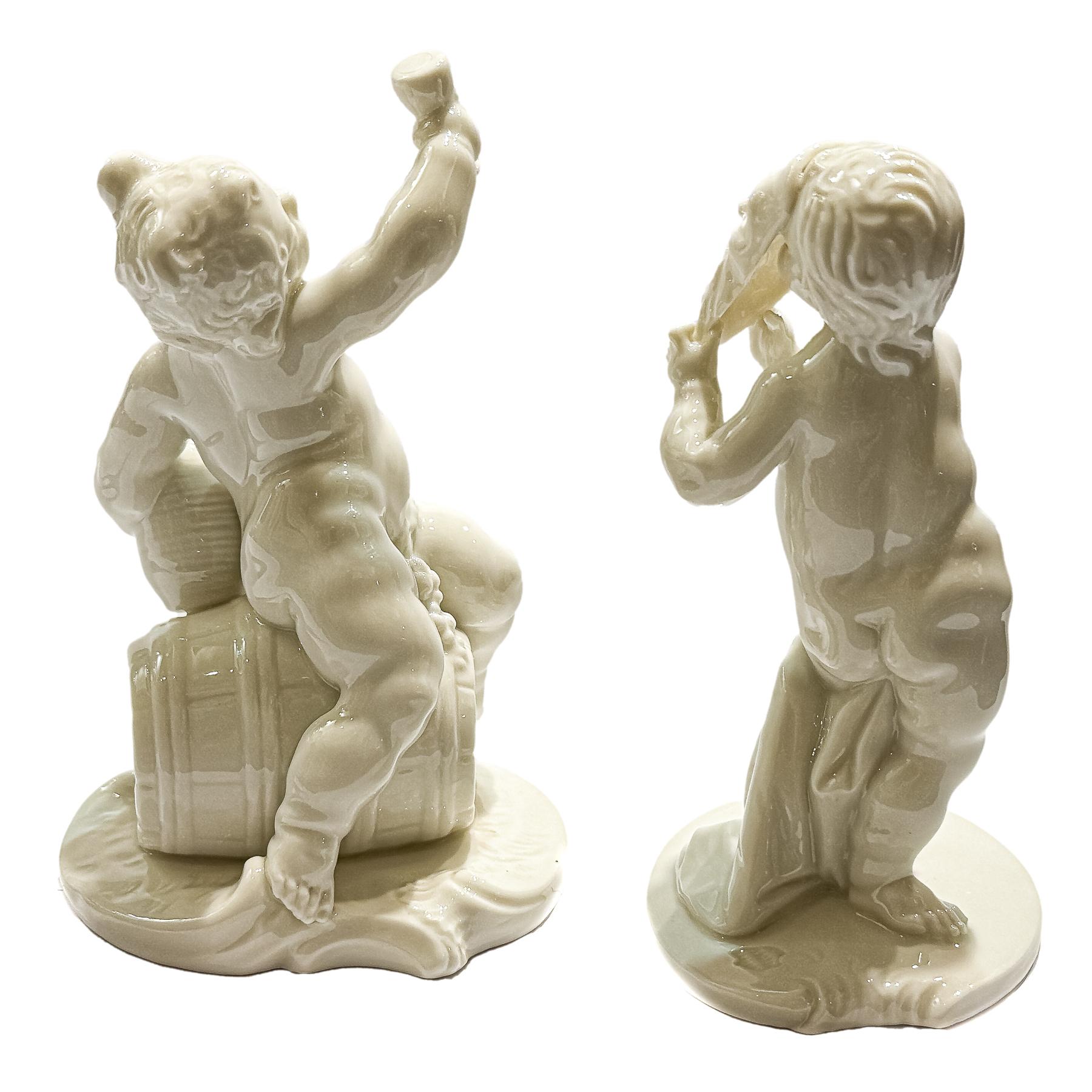 DOS PEQUEÑAS FIGURAS EN PORCELANA ÚLTIMO CUARTO DEL S.XX