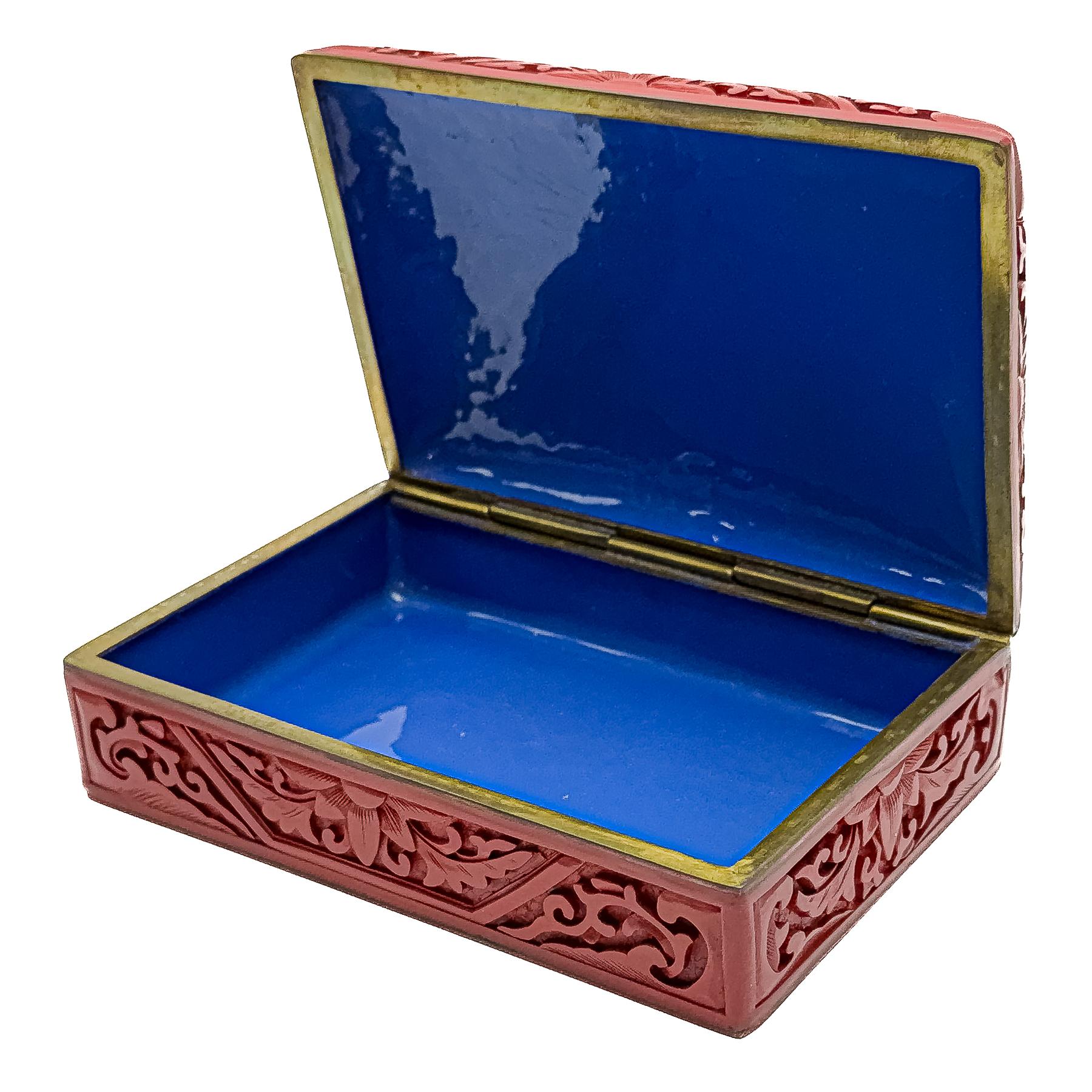 CAJA ORIENTAL LACADA  DE LA SEGUNDA MITAD DEL S.XX