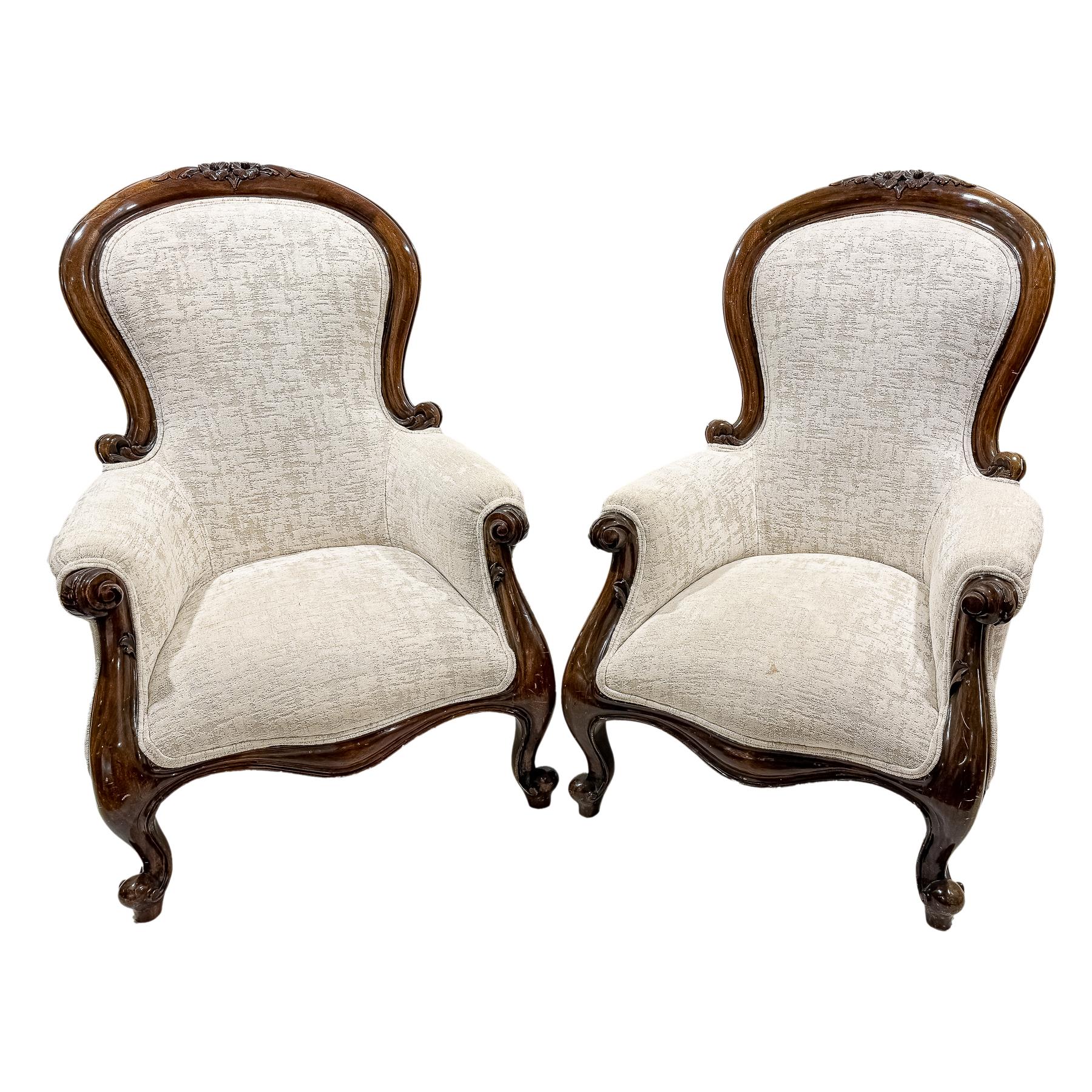 PAREJA DE BUTACAS DE ESTILO VICTORIANO       