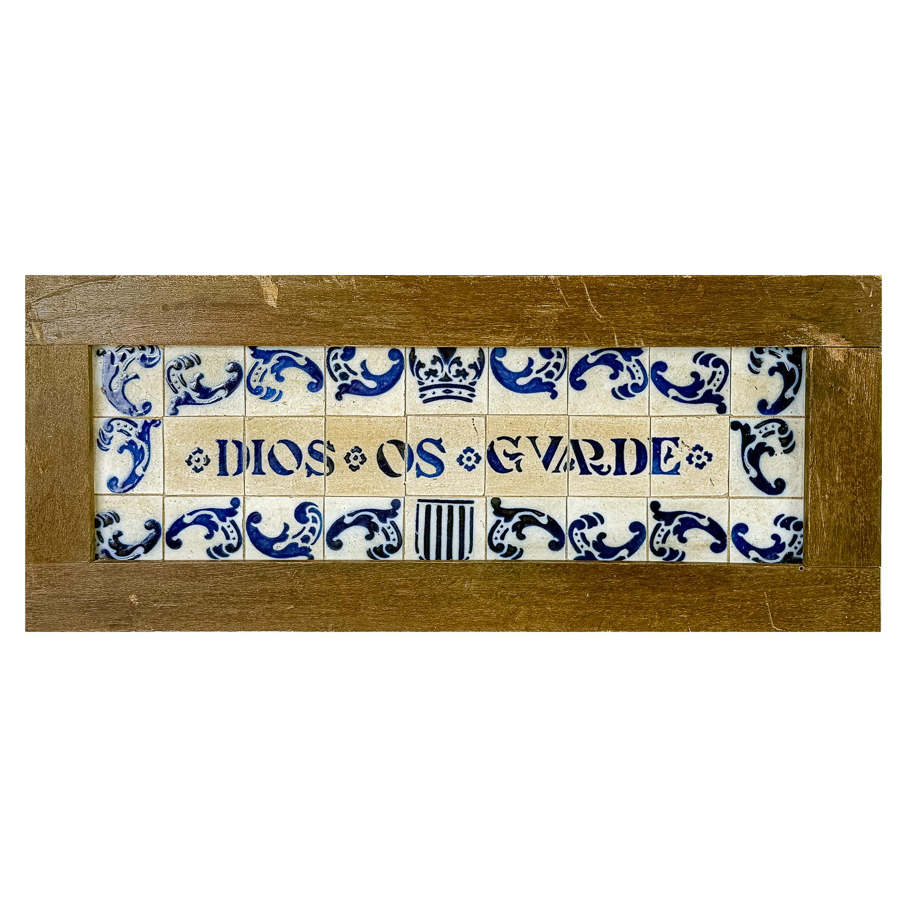 PLAFÓN DE BALDOSAS ENMARCADAS DE MEDIADODS S.XX