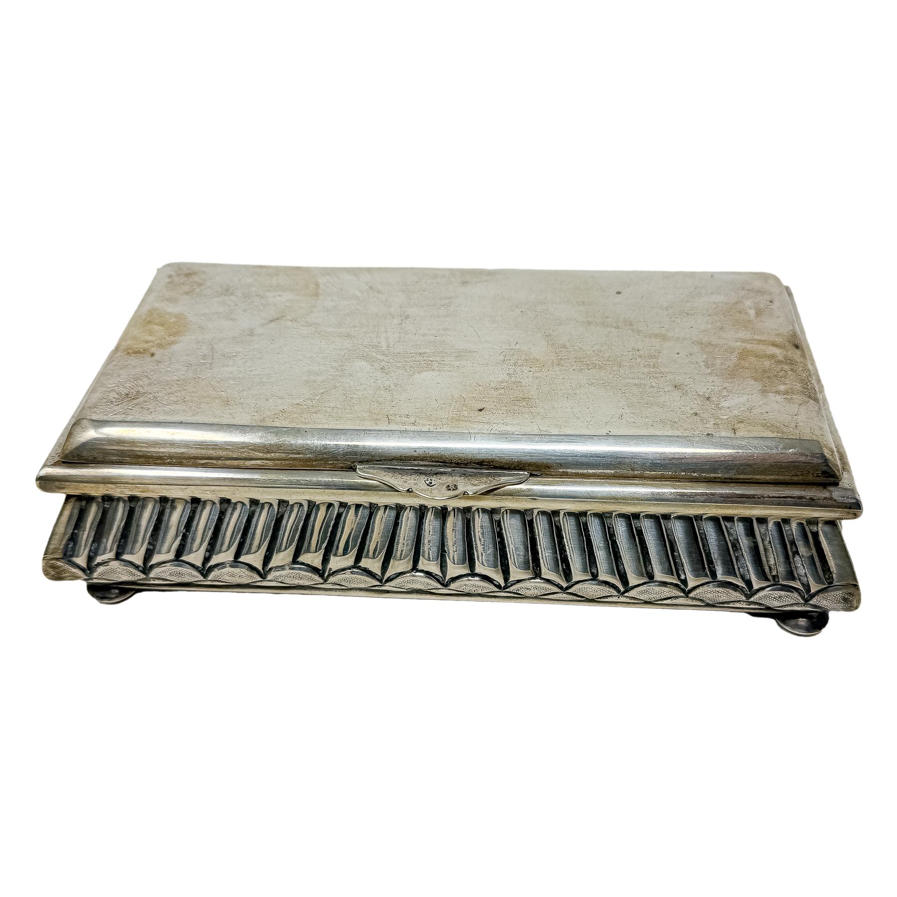 CAJITA DE PLATA DE MEDIADOS DE SIGLO XX