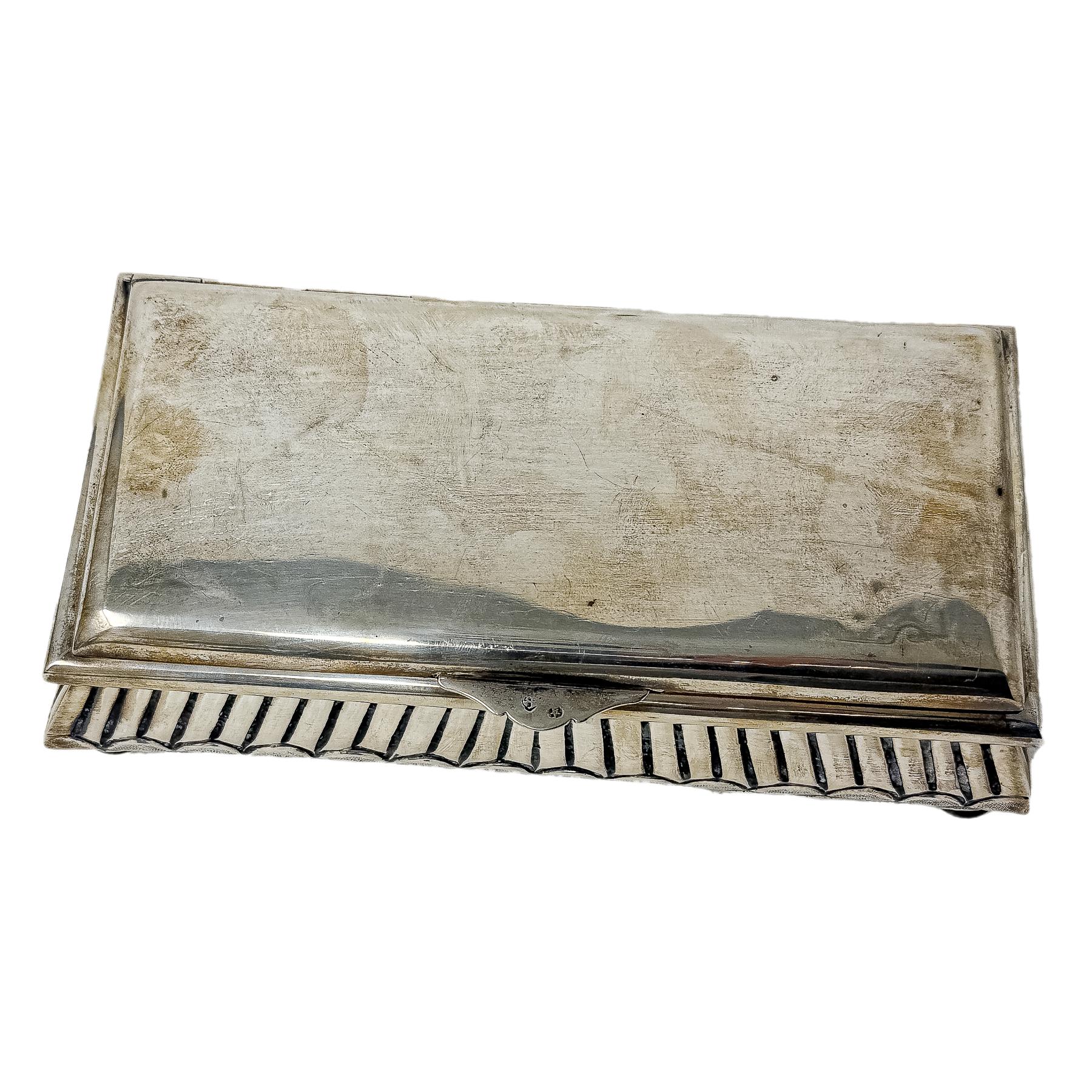 CAJITA DE PLATA DE MEDIADOS DE SIGLO XX