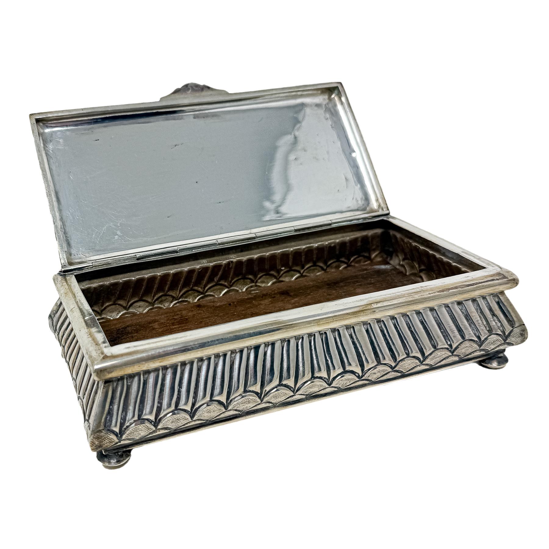 CAJITA DE PLATA DE MEDIADOS DE SIGLO XX